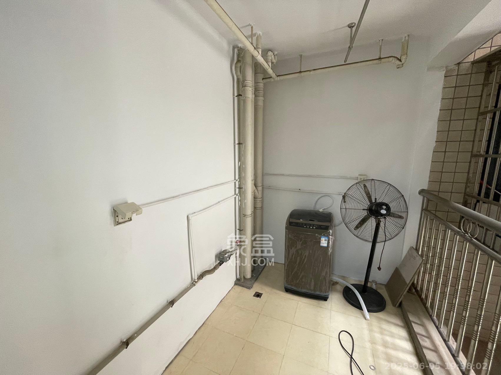 上东印象  2室1厅1卫   2400.00元/月室内图