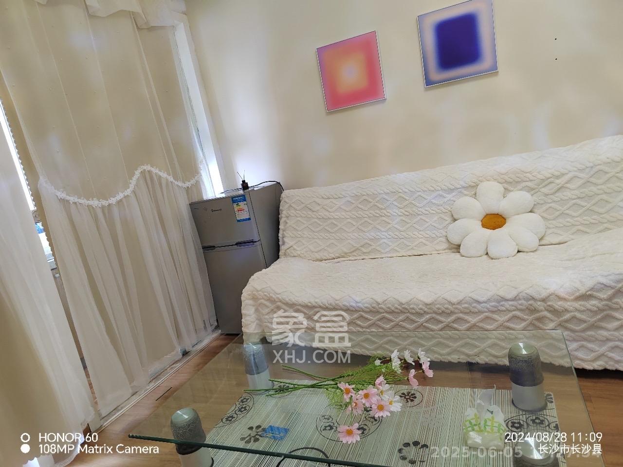 水岸世景  1室1厅1卫   1300.00元/月