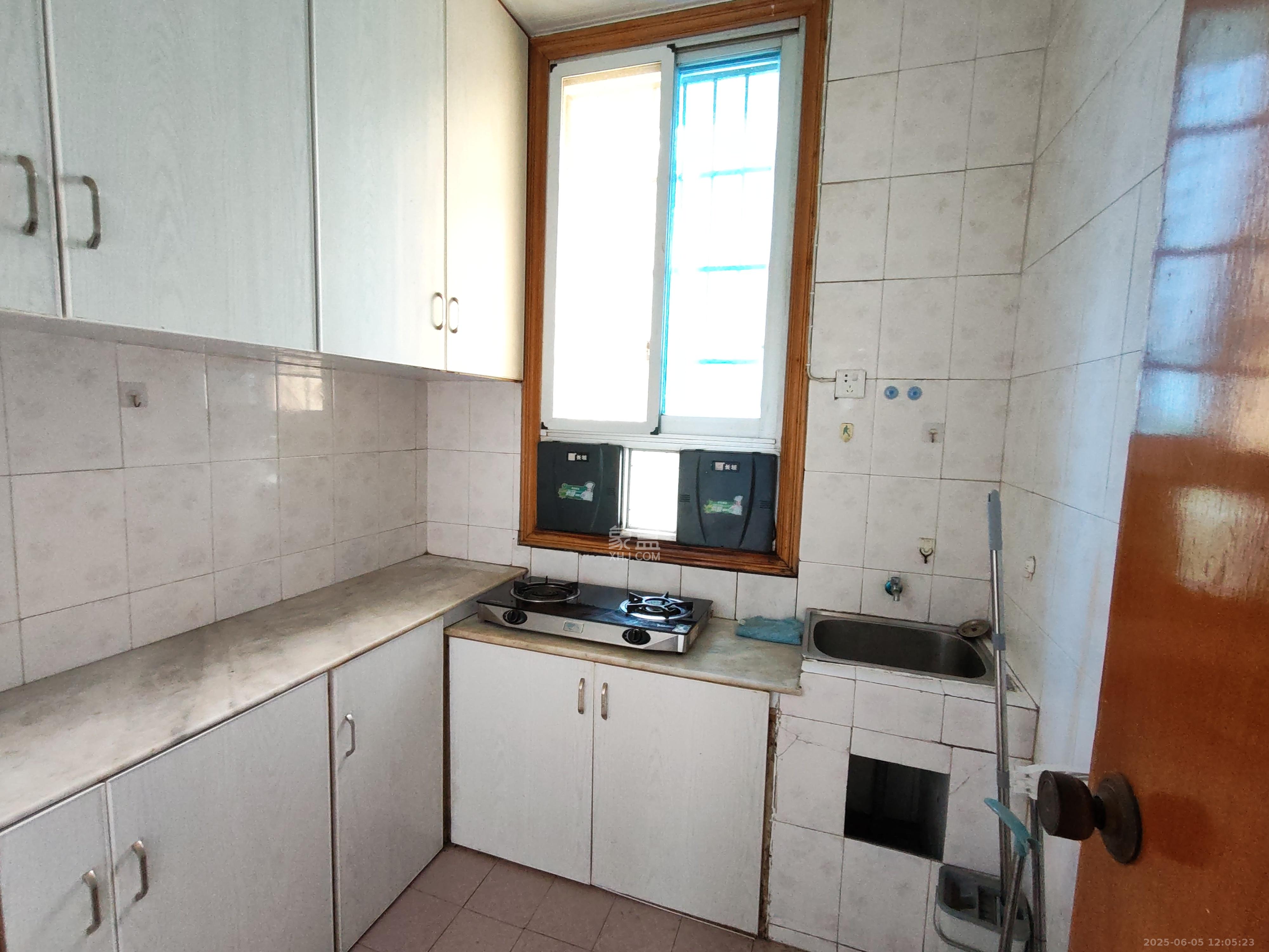 轻苑小区 3室1厅1卫 1900.0元/月 轻苑小区 3室1厅1卫 1900.0元/月室内图