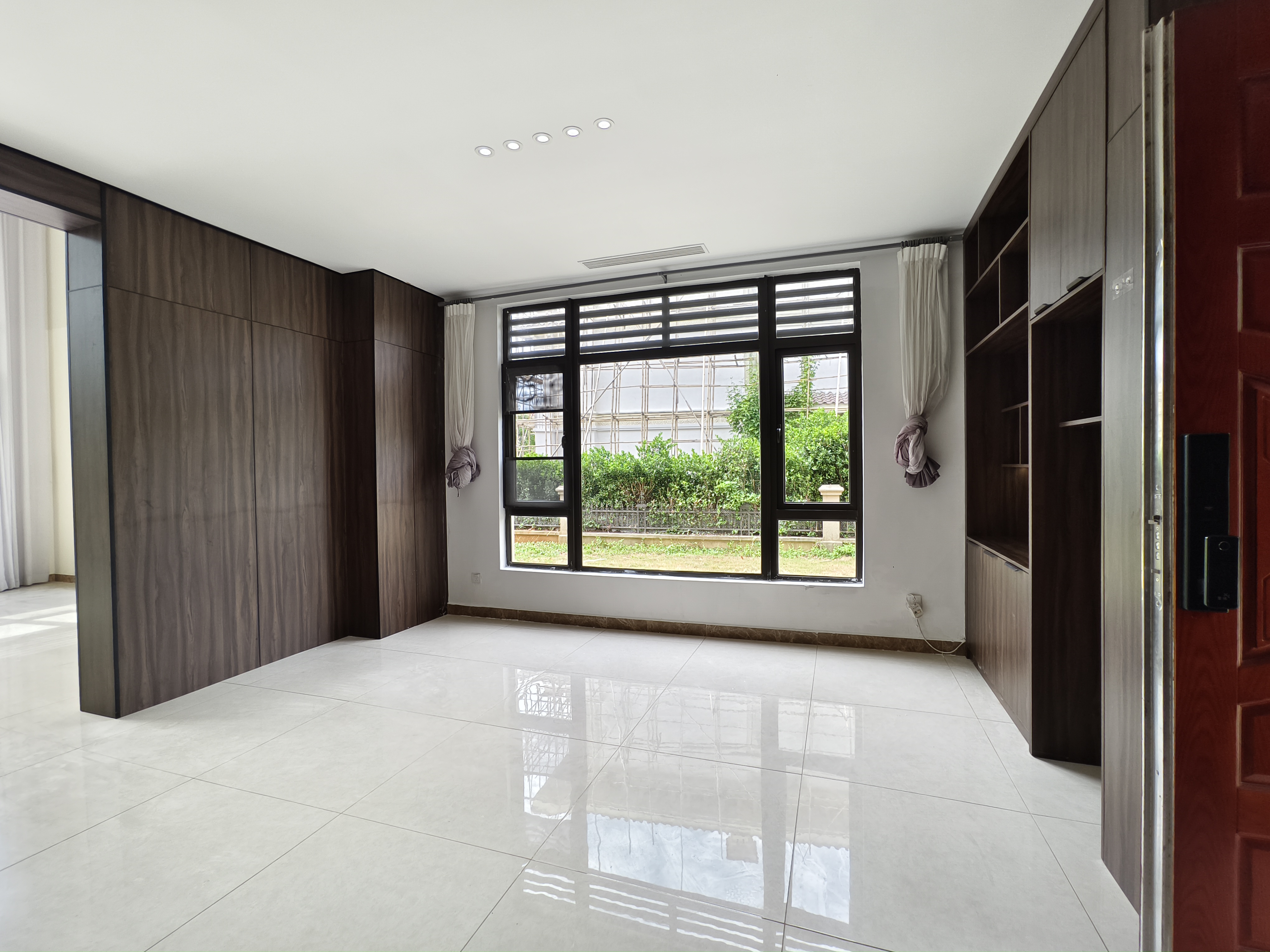 恒大美丽沙悦澜府 5室2厅2卫 19000.0元/月 恒大美丽沙悦澜府 5室2厅2卫 19000.0元/月室内图