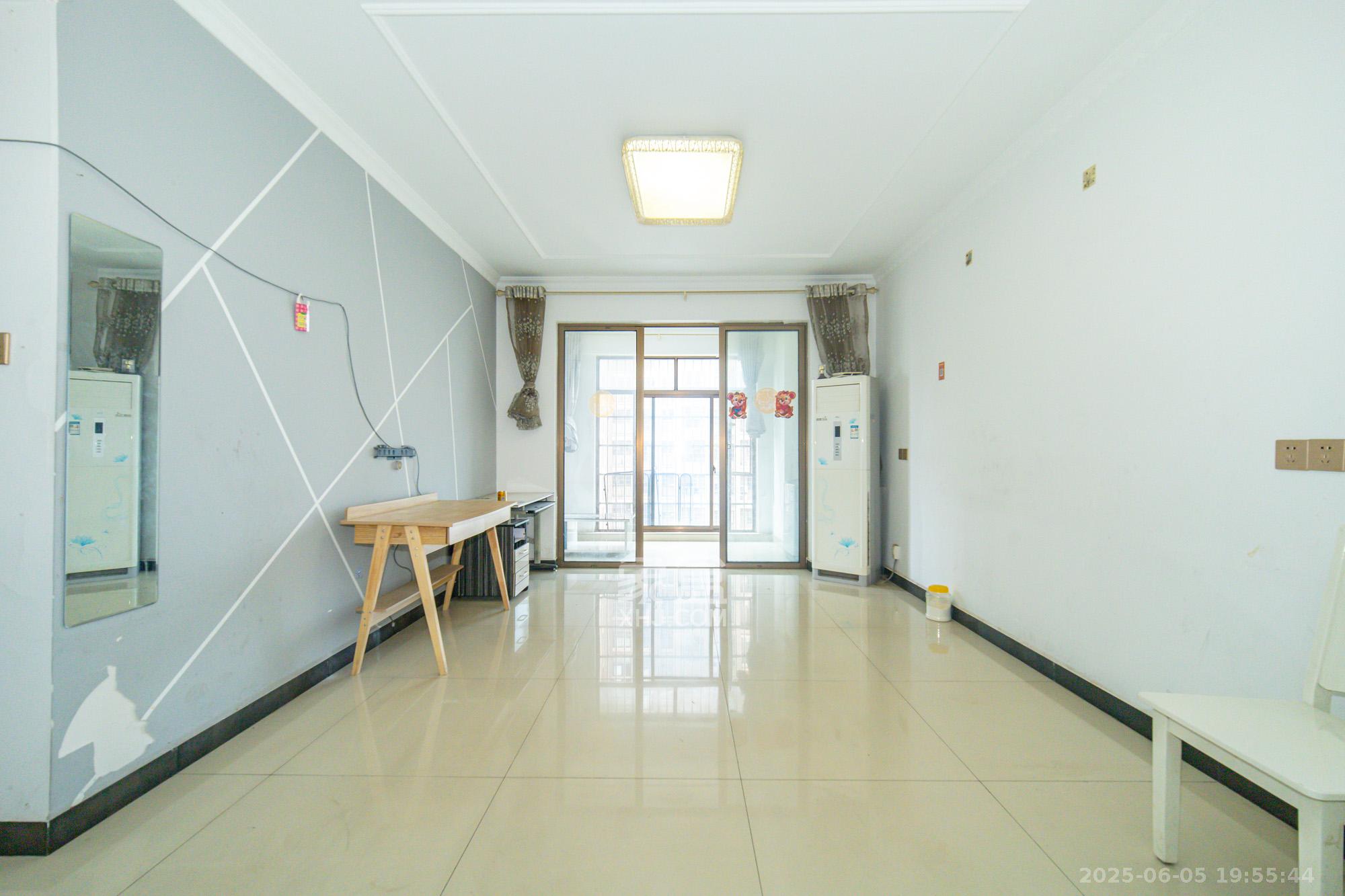 家和院 4室2厅1卫 69.8万 家和院 4室2厅1卫 69.8万客厅