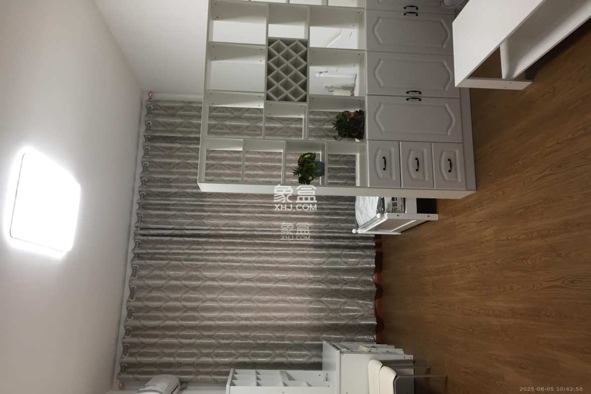 梓园大厦 1室1厅1卫 1700.0元/月 梓园大厦 1室1厅1卫 1700.0元/月室内图