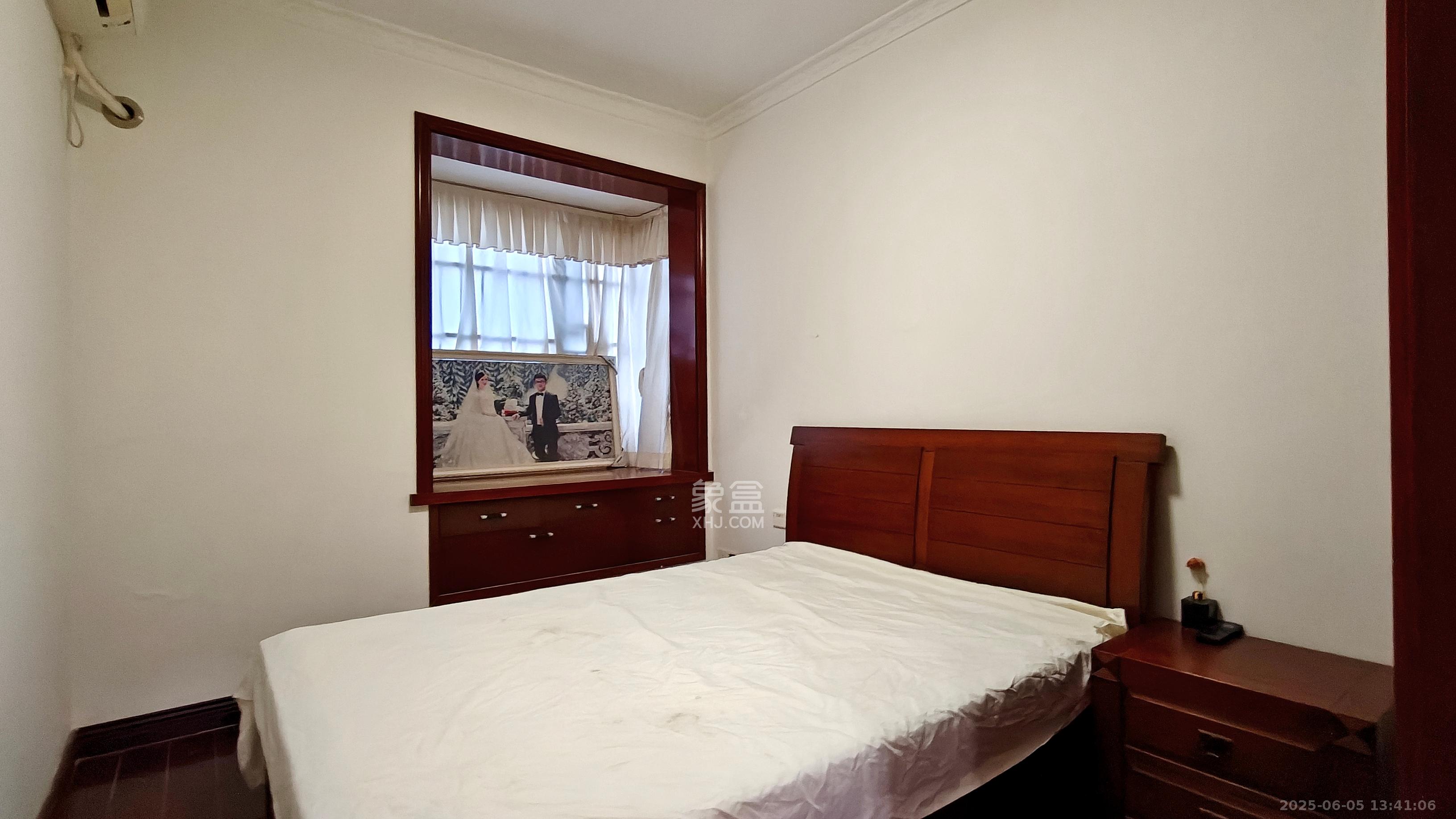 中建麓山和苑  3室2厅1卫   1600.00元/月室内图