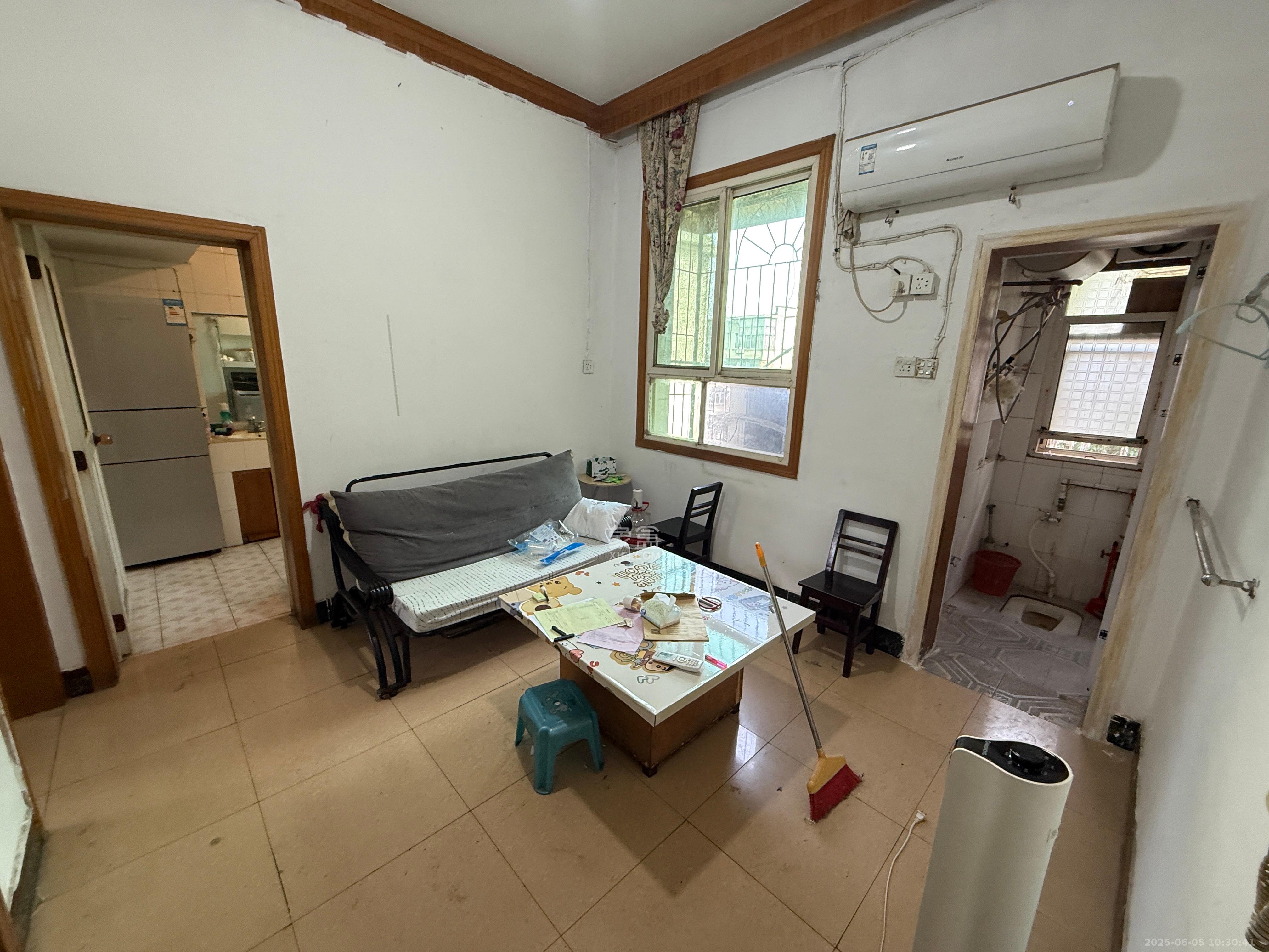 东瓜山三村(东电社区)  2室1厅1卫   1400.00元/月
