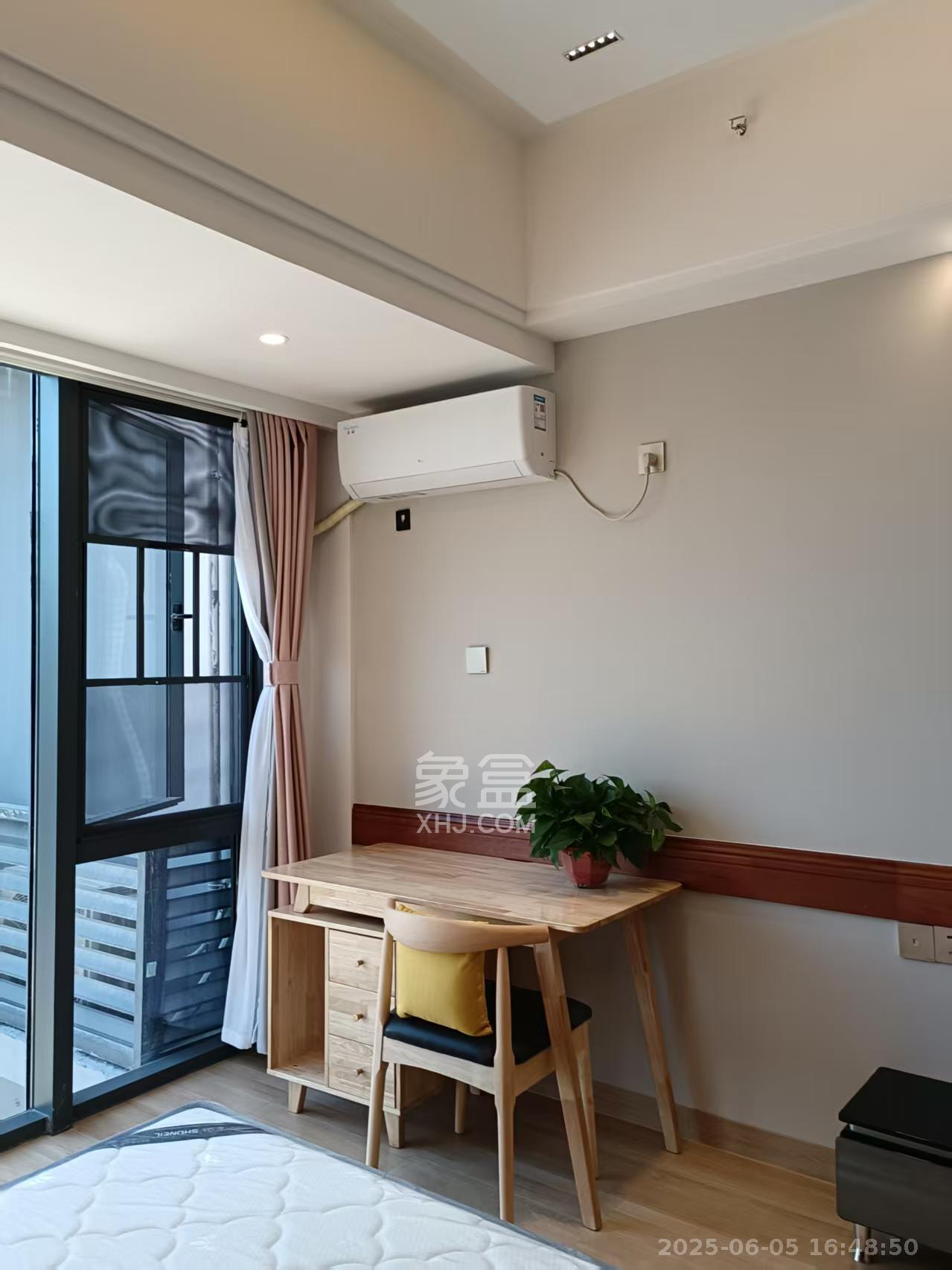 万润时光里  1室1厅1卫   2200.00元/月室内图