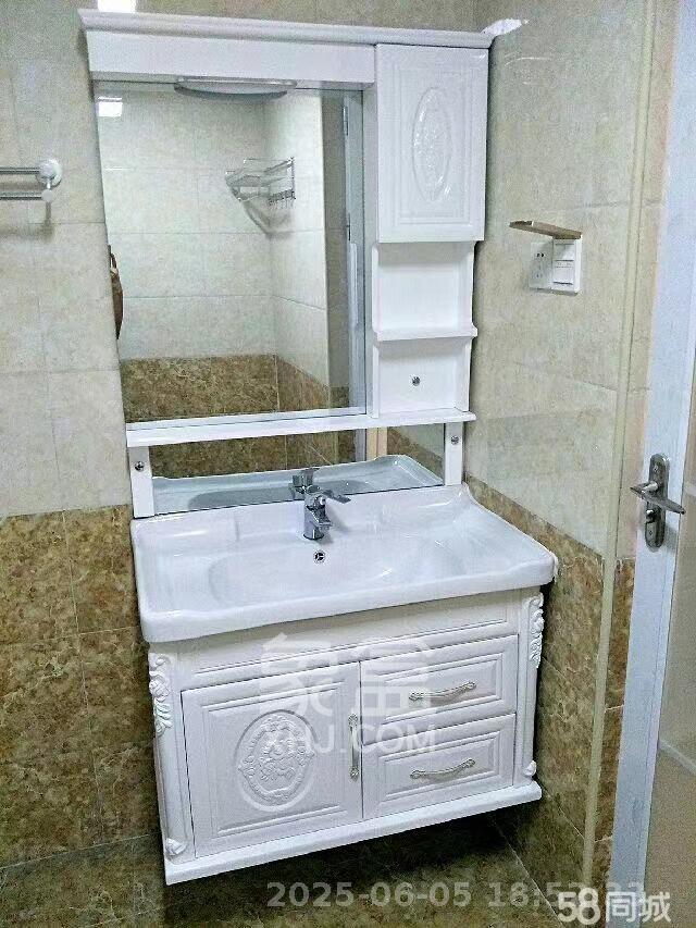 怡海星城 1室1厅1卫 1100.0元/月 怡海星城 1室1厅1卫 1100.0元/月室内图