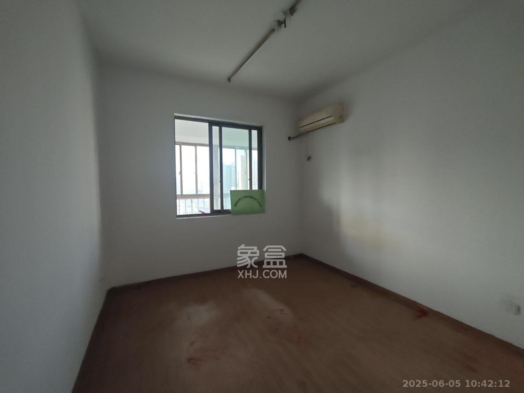 润沁园(润沁公馆) 4室2厅2卫 3000.0元/月 润沁园(润沁公馆) 4室2厅2卫 3000.0元/月室内图