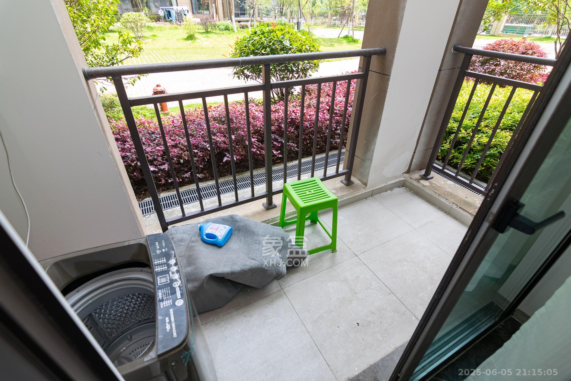 春晖花园  3室2厅2卫    103.0万 春晖花园  3室2厅2卫    103.0万阳台