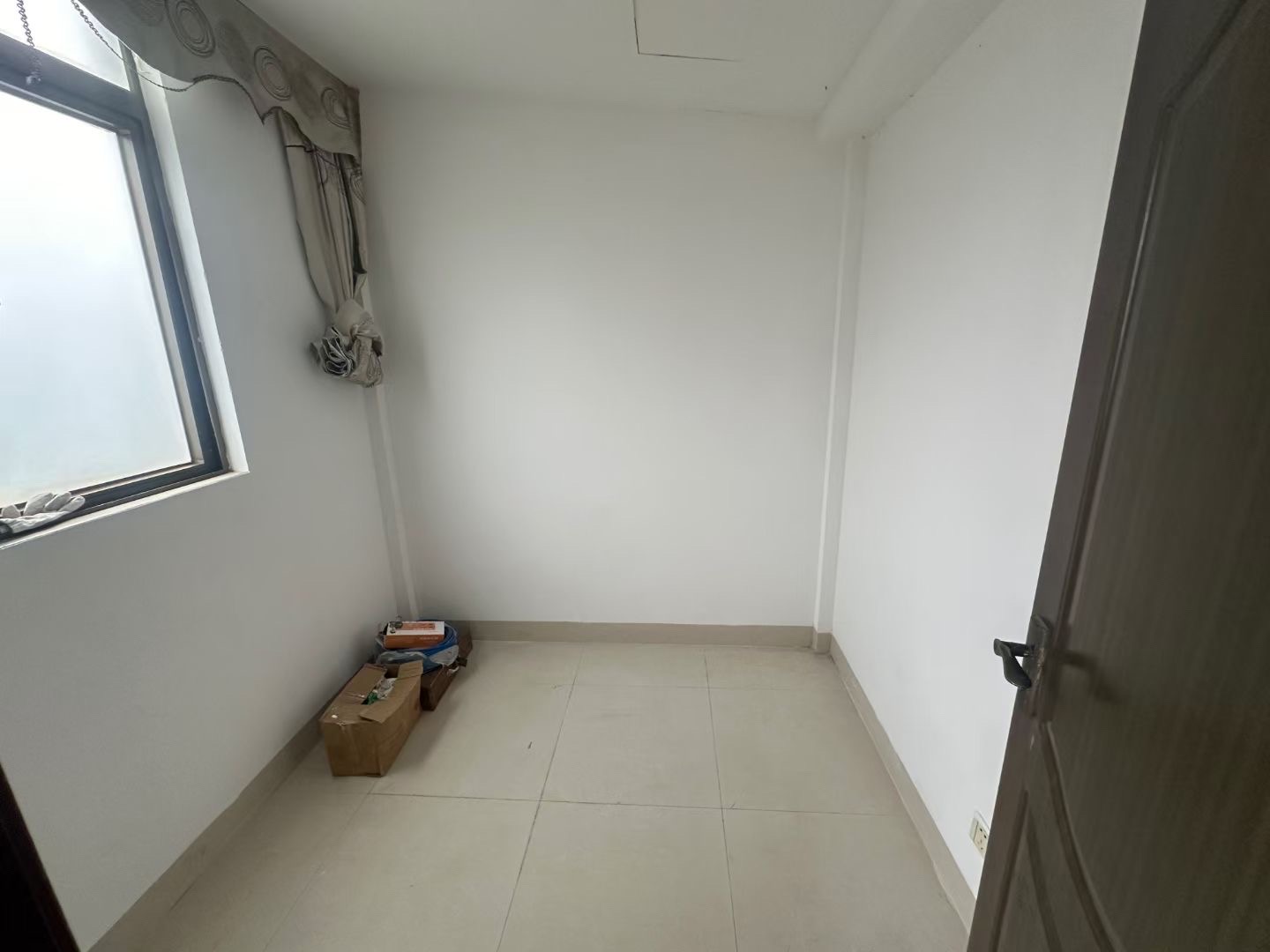 世代雅居  2室2厅1卫   2700.00元/月室内图