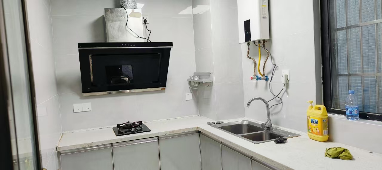 君馨名邸 1室2厅1卫 1400.0元/月 君馨名邸 1室2厅1卫 1400.0元/月室内图