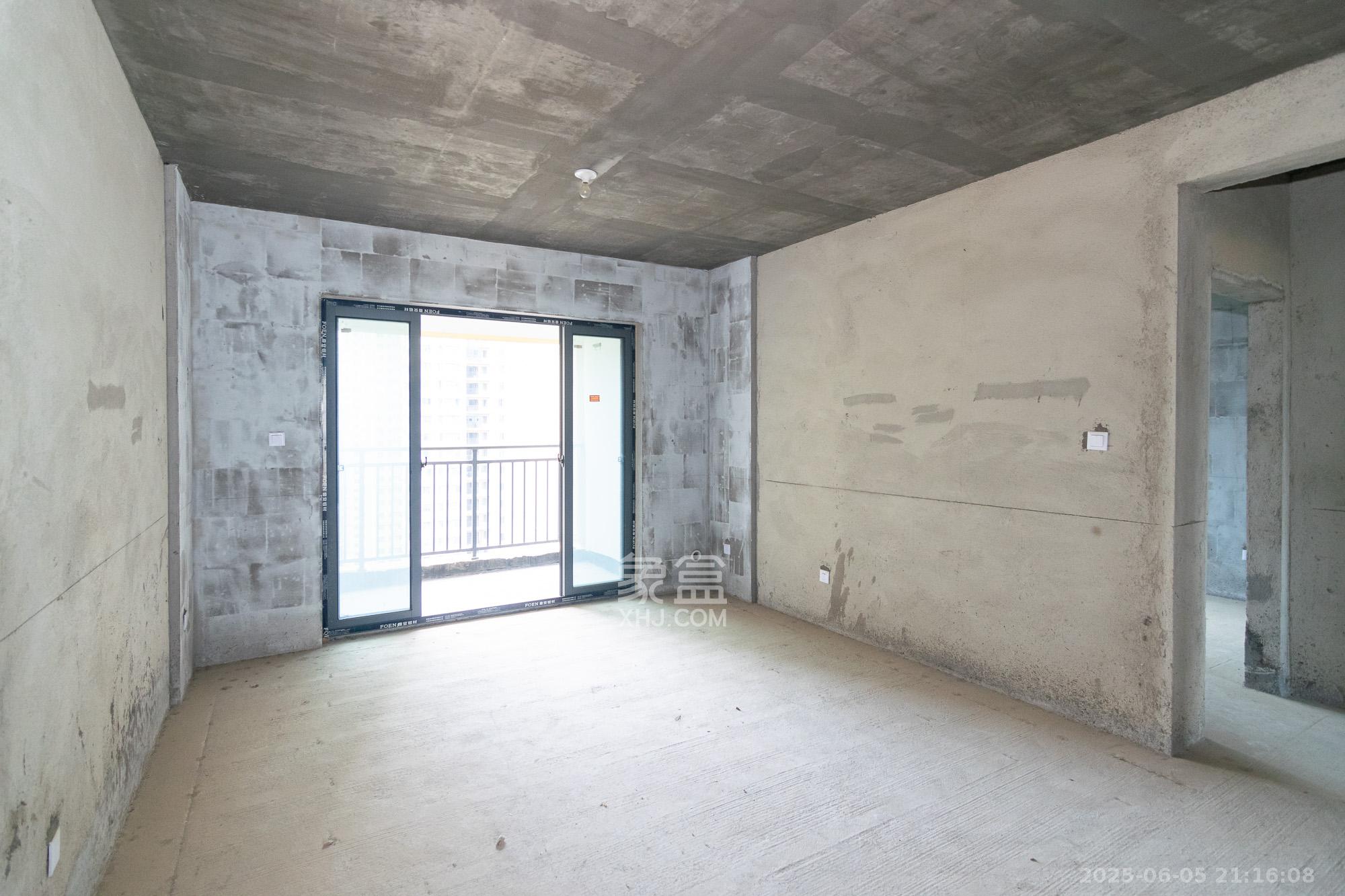 澳海澜庭 3室2厅2卫 85.0万 澳海澜庭 3室2厅2卫 85.0万客厅