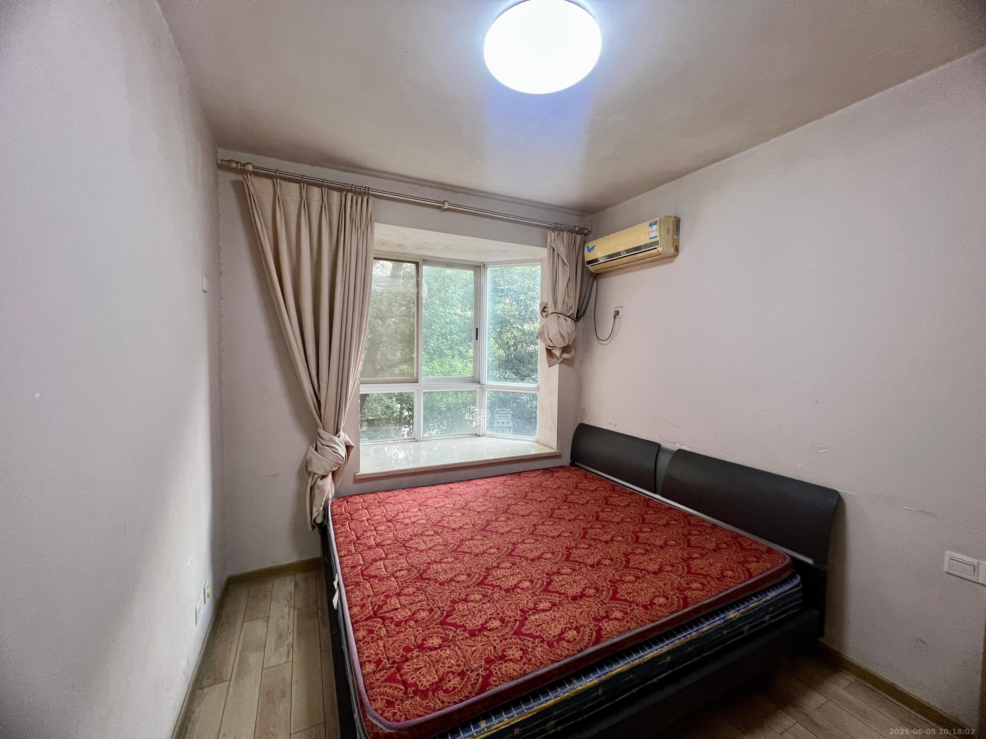 山水庭院  2室2厅1卫    1600.0元/月 山水庭院  2室2厅1卫    1600.0元/月室内图