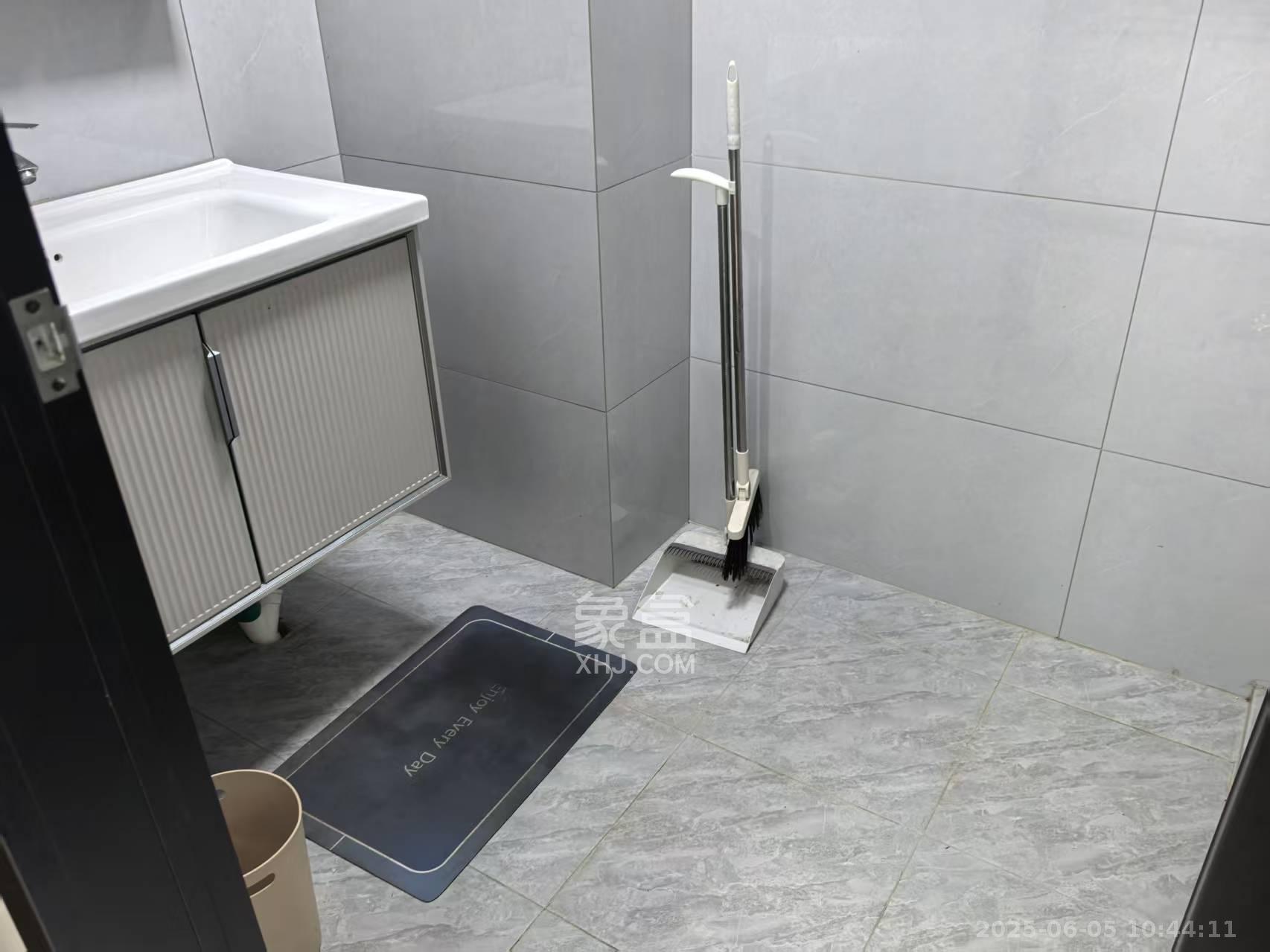 金地商置湘江峯汇  1室1厅1卫    4500.0元/月室内图