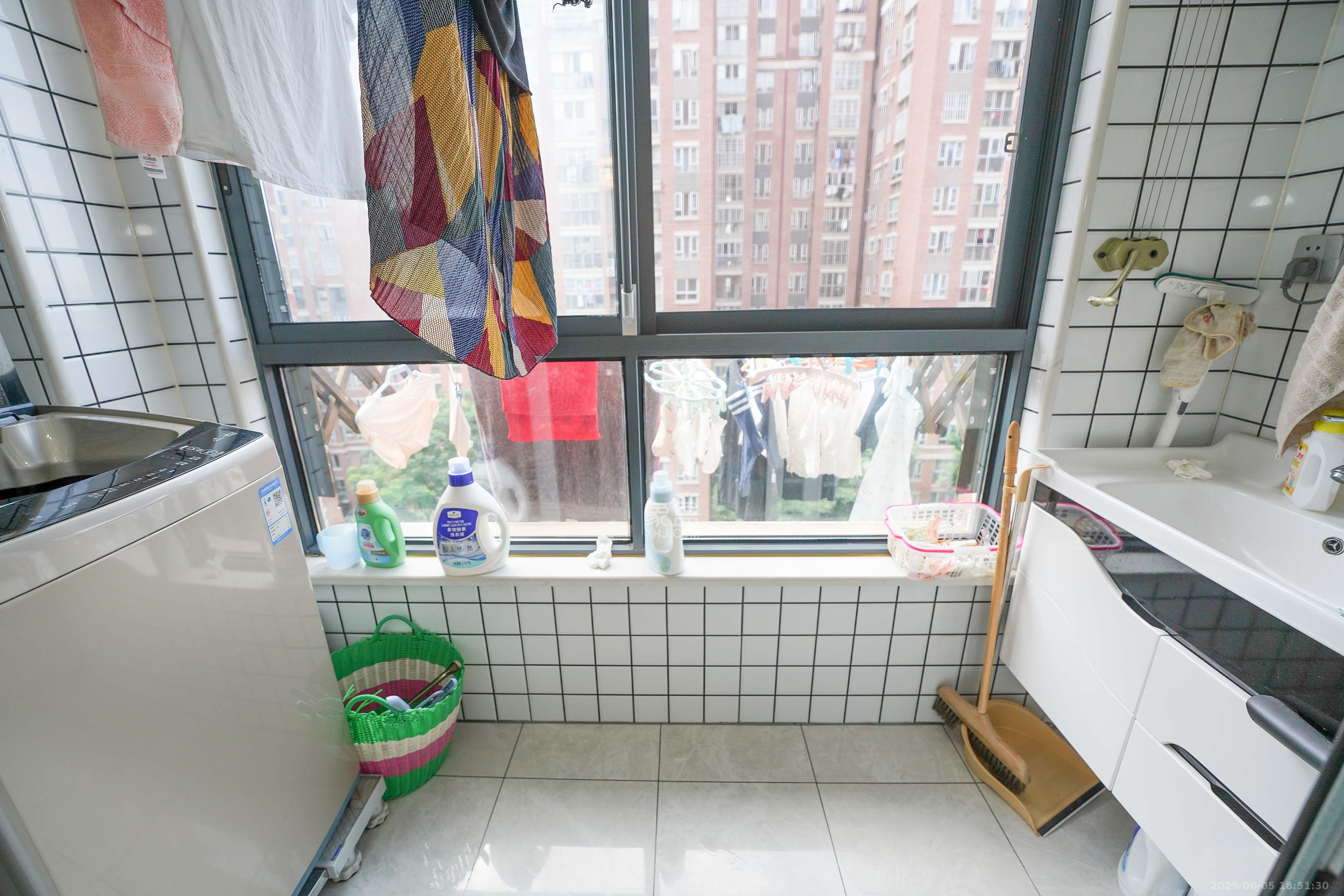 哈佛小镇（五矿哈佛小镇）  4室2厅2卫    93.0万阳台