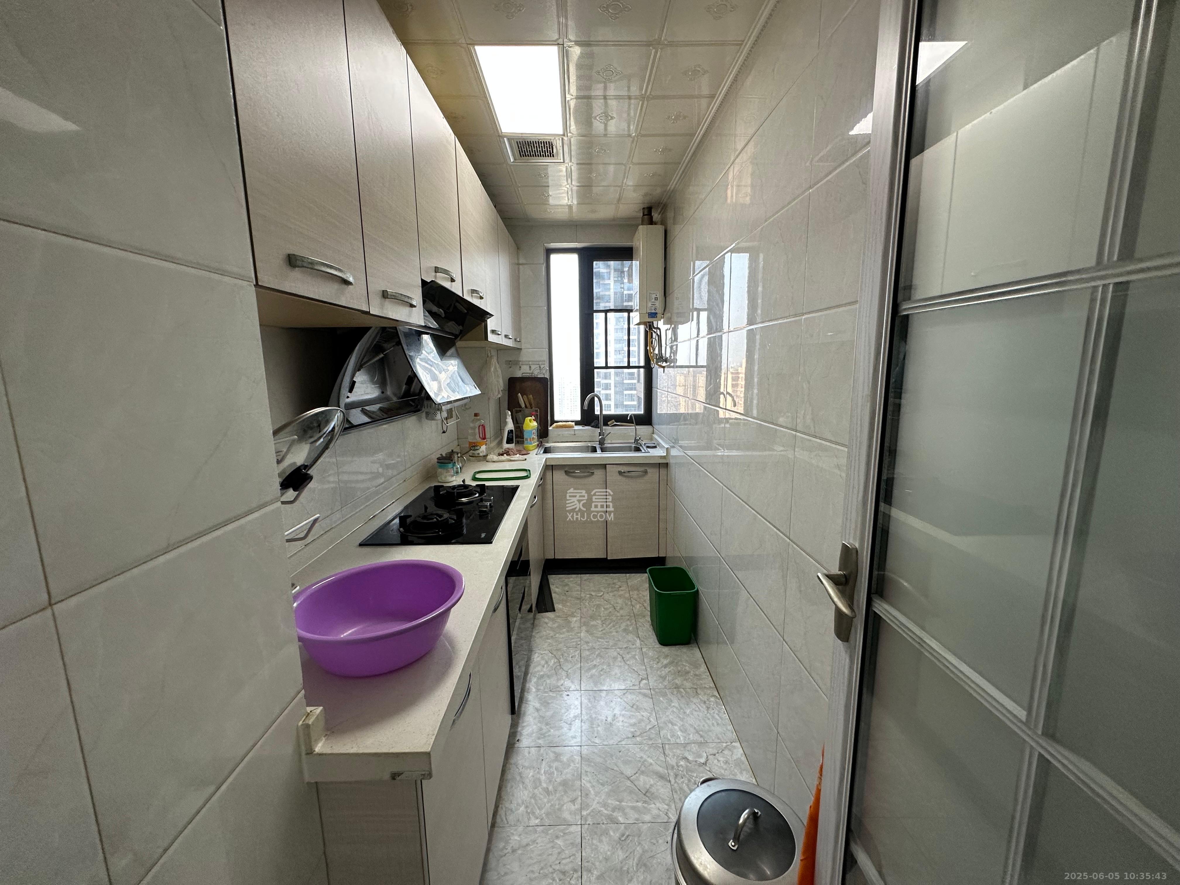 保利西海岸B区 3室2厅2卫 3500.0元/月 保利西海岸B区 3室2厅2卫 3500.0元/月室内图