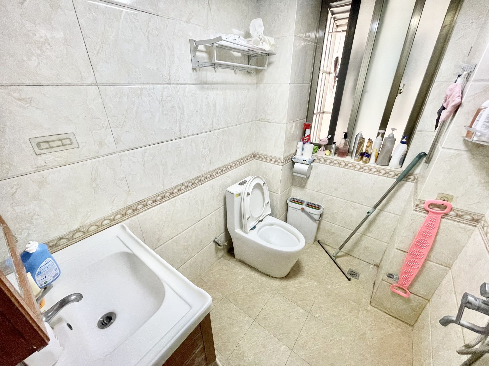 海建花苑小区  2室2厅1卫   2000.00元/月室内图