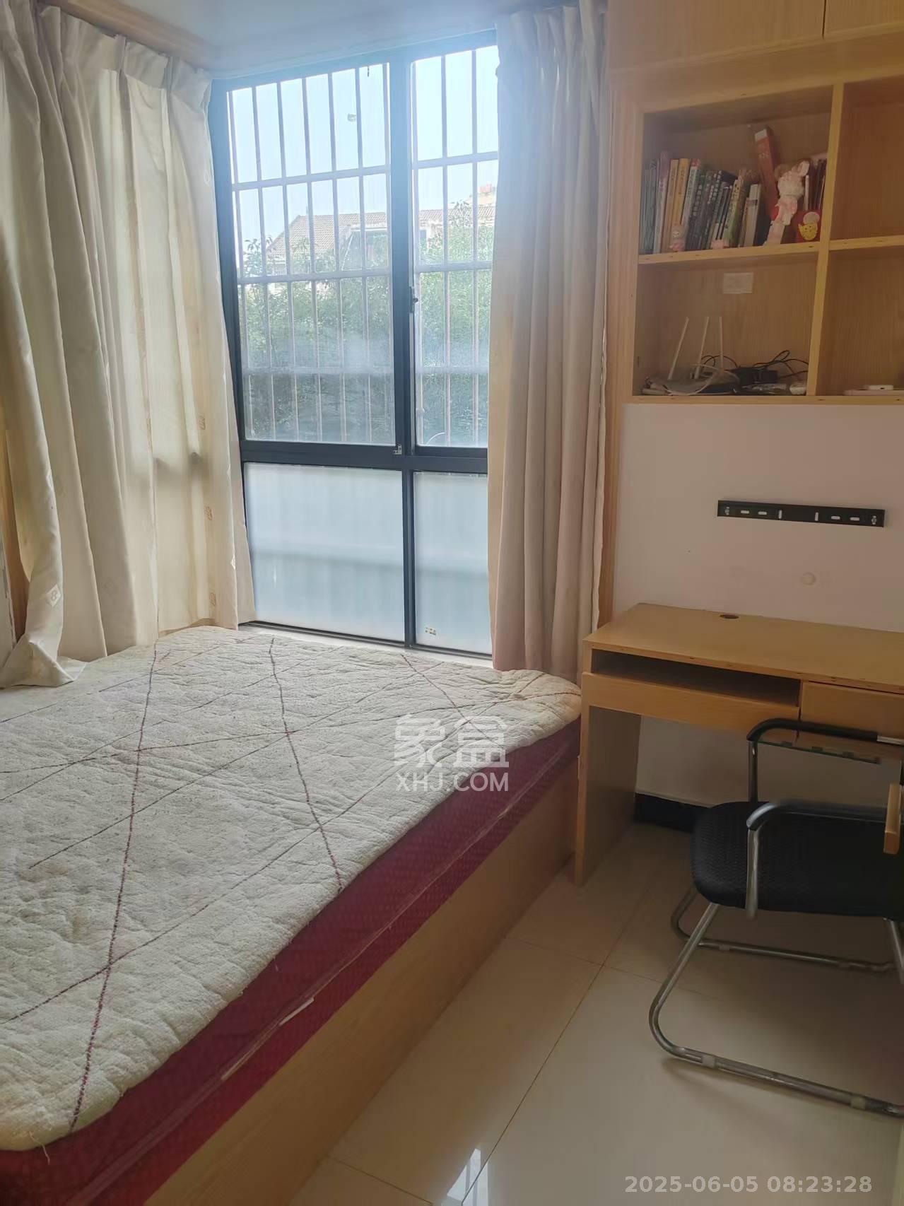 枫华府第  3室2厅2卫   1800.00元/月室内图