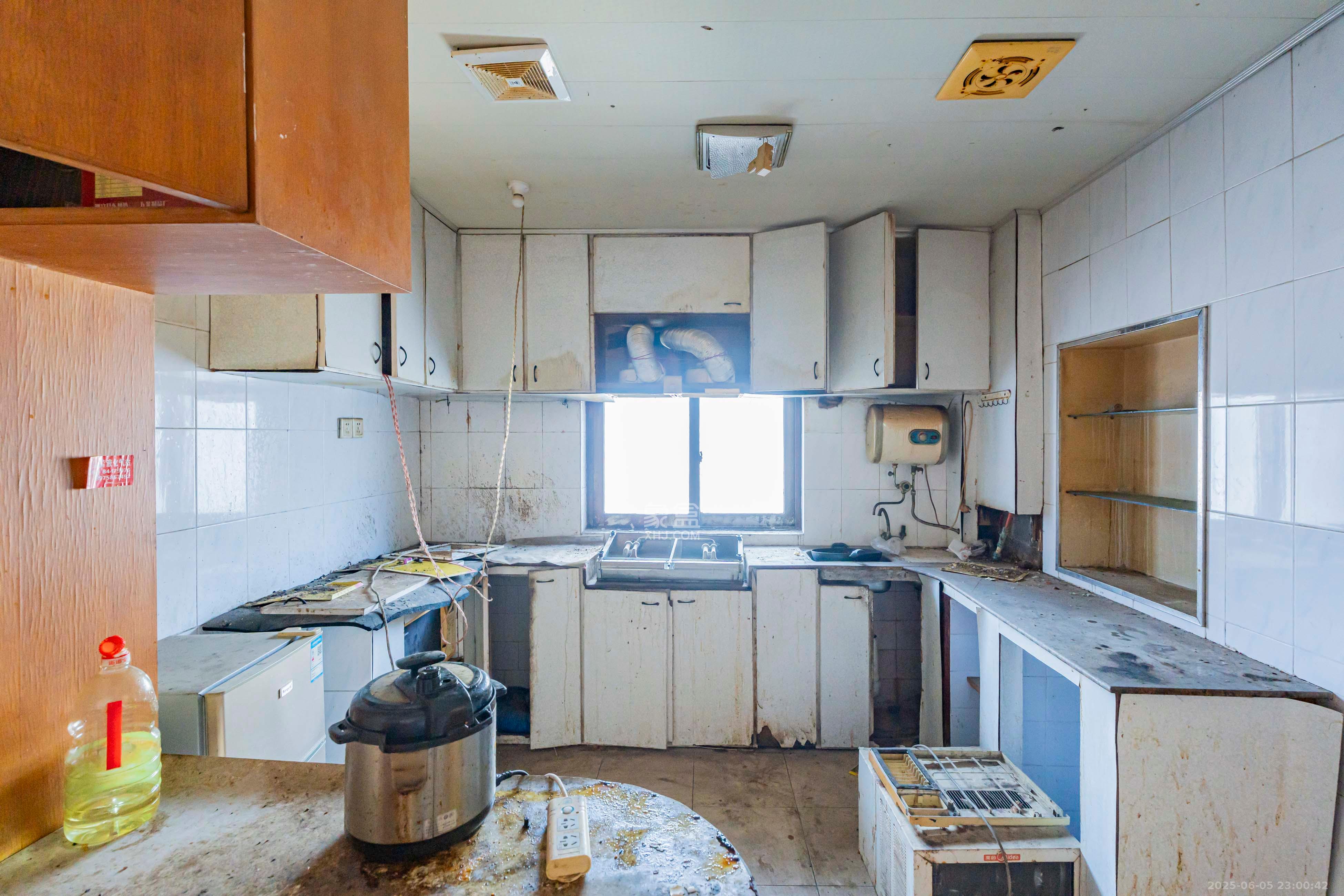 上麻园岭散盘 5室2厅1卫 75.0万 上麻园岭散盘 5室2厅1卫 75.0万厨房