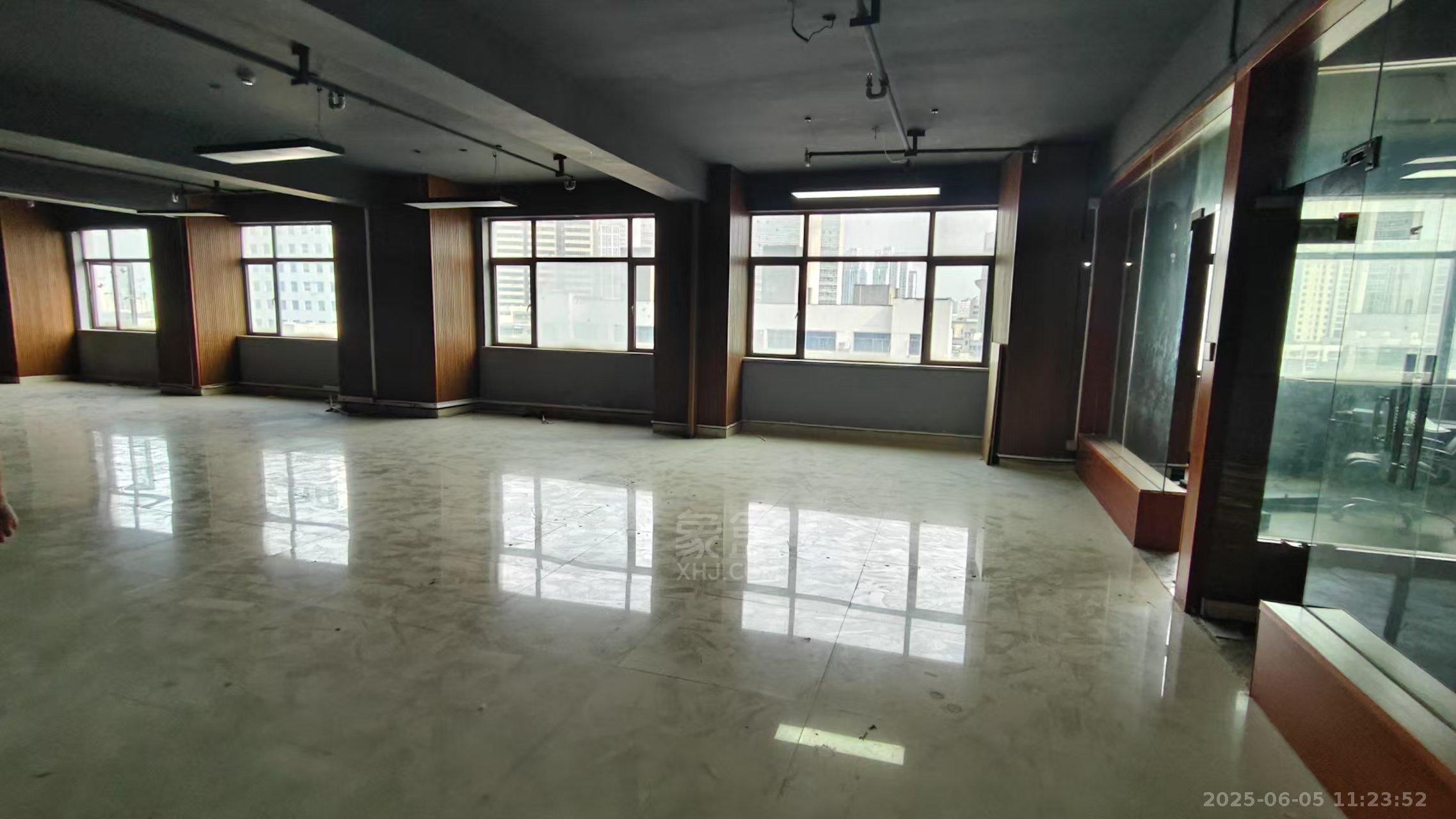 时尚新天地(平和堂) 1室0厅1卫 1300.0元/月 时尚新天地(平和堂) 1室0厅1卫 1300.0元/月室内图