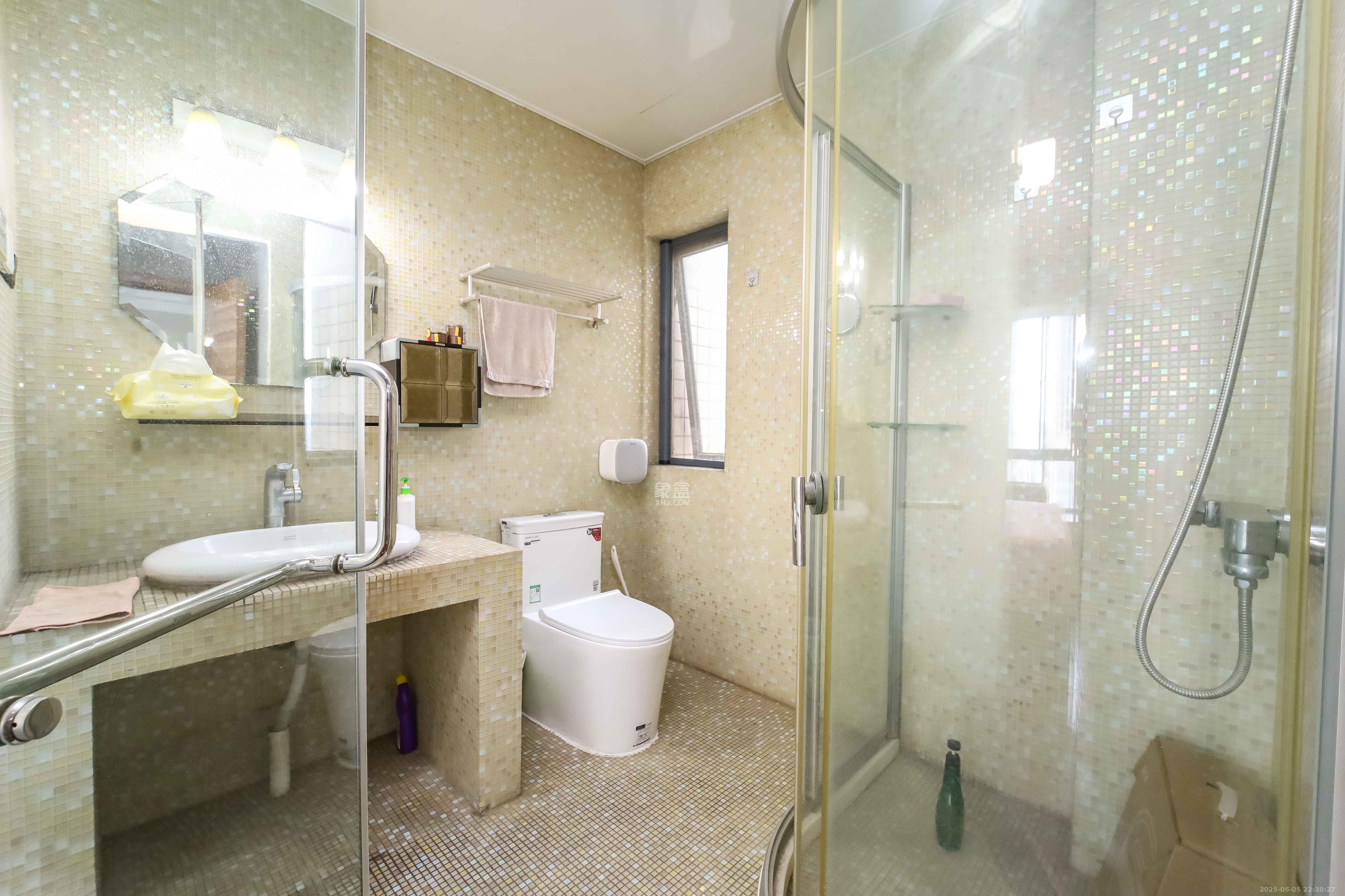 运通尊苑  3室2厅2卫    159.6万 运通尊苑  3室2厅2卫    159.6万卫生间