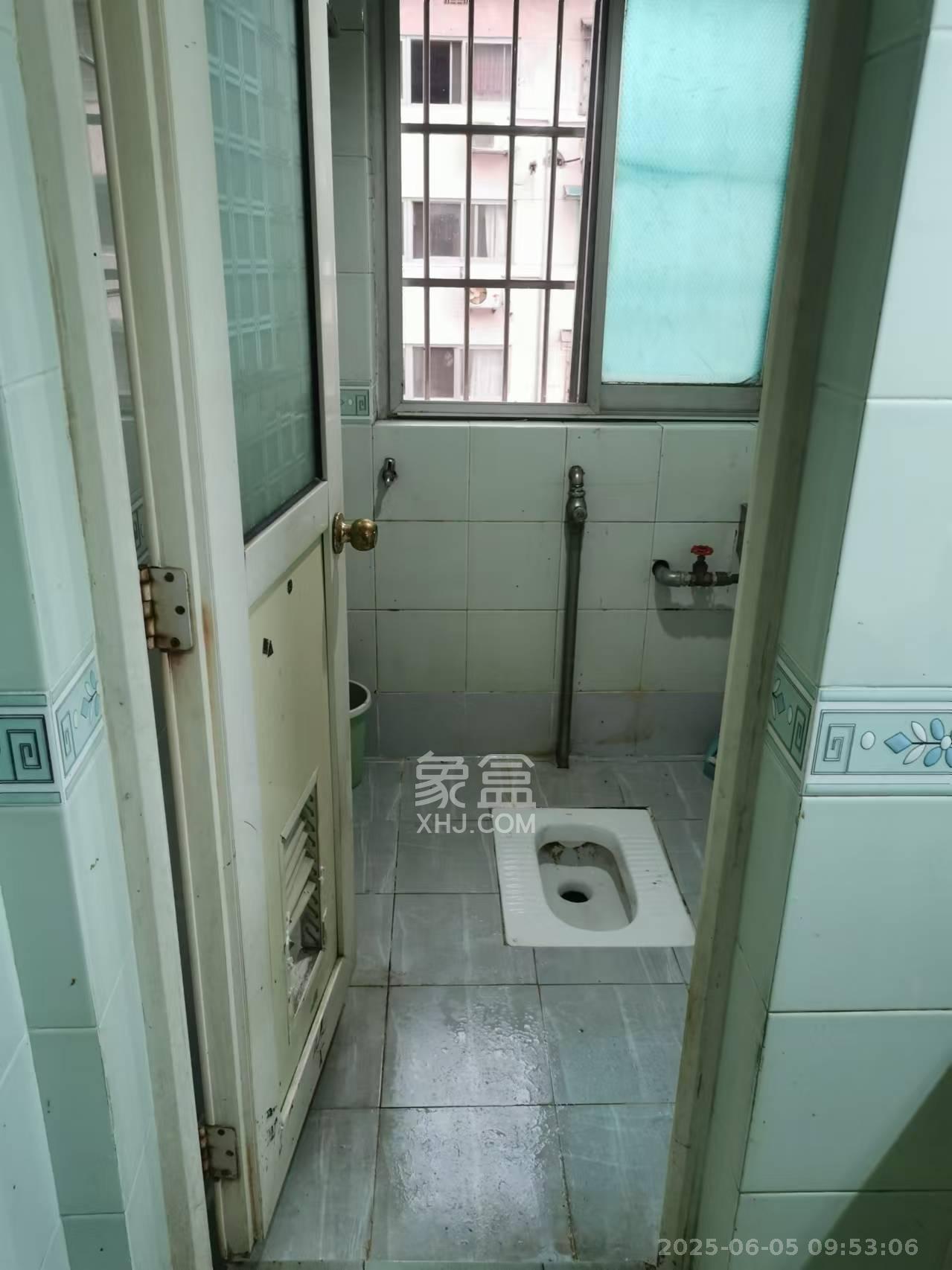 湘卫花苑 3室1厅1卫 1900.0元/月 湘卫花苑 3室1厅1卫 1900.0元/月室内图