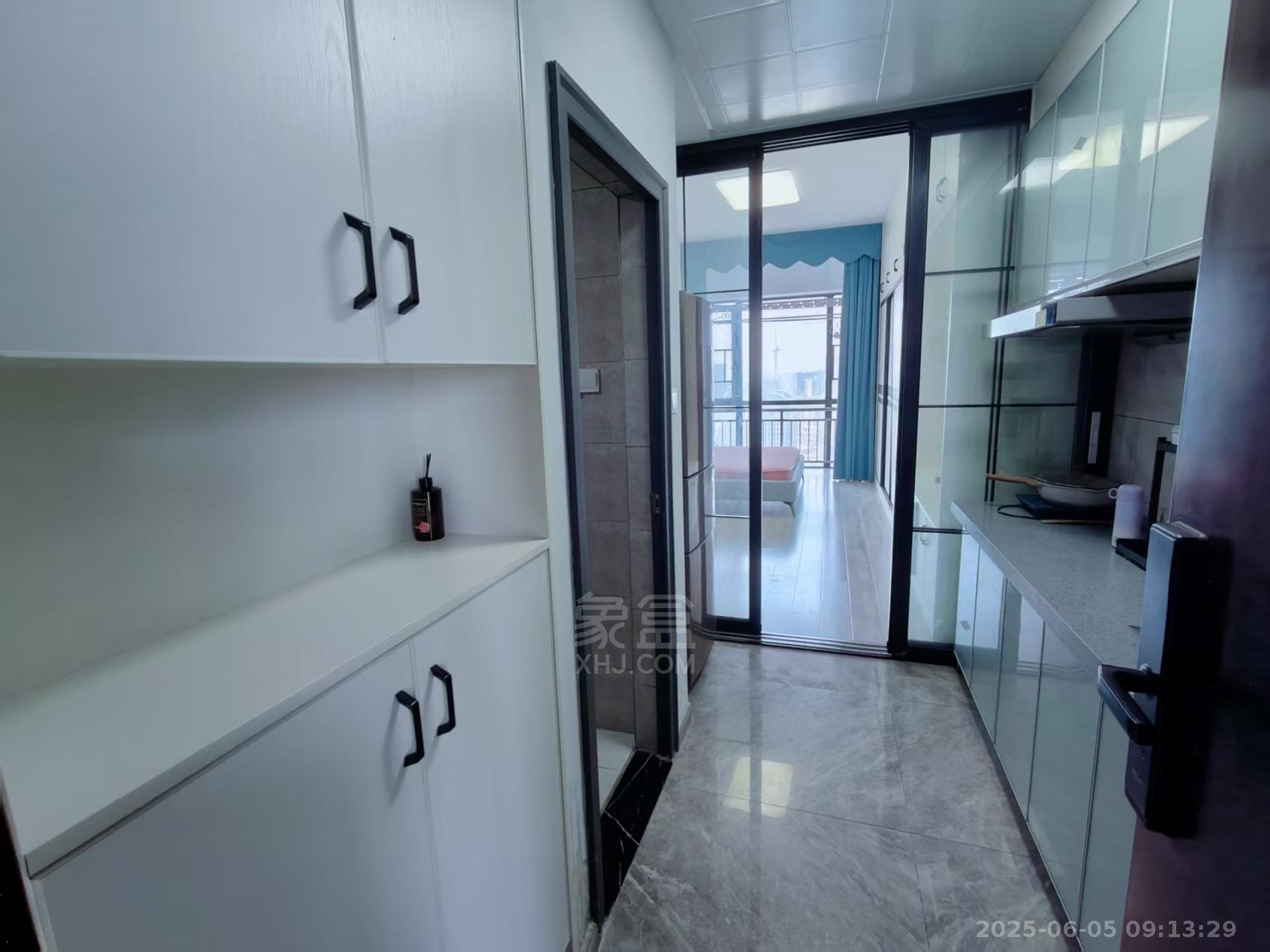 朗廷览江 1室0厅0卫 1600.0元/月 朗廷览江 1室0厅0卫 1600.0元/月室内图