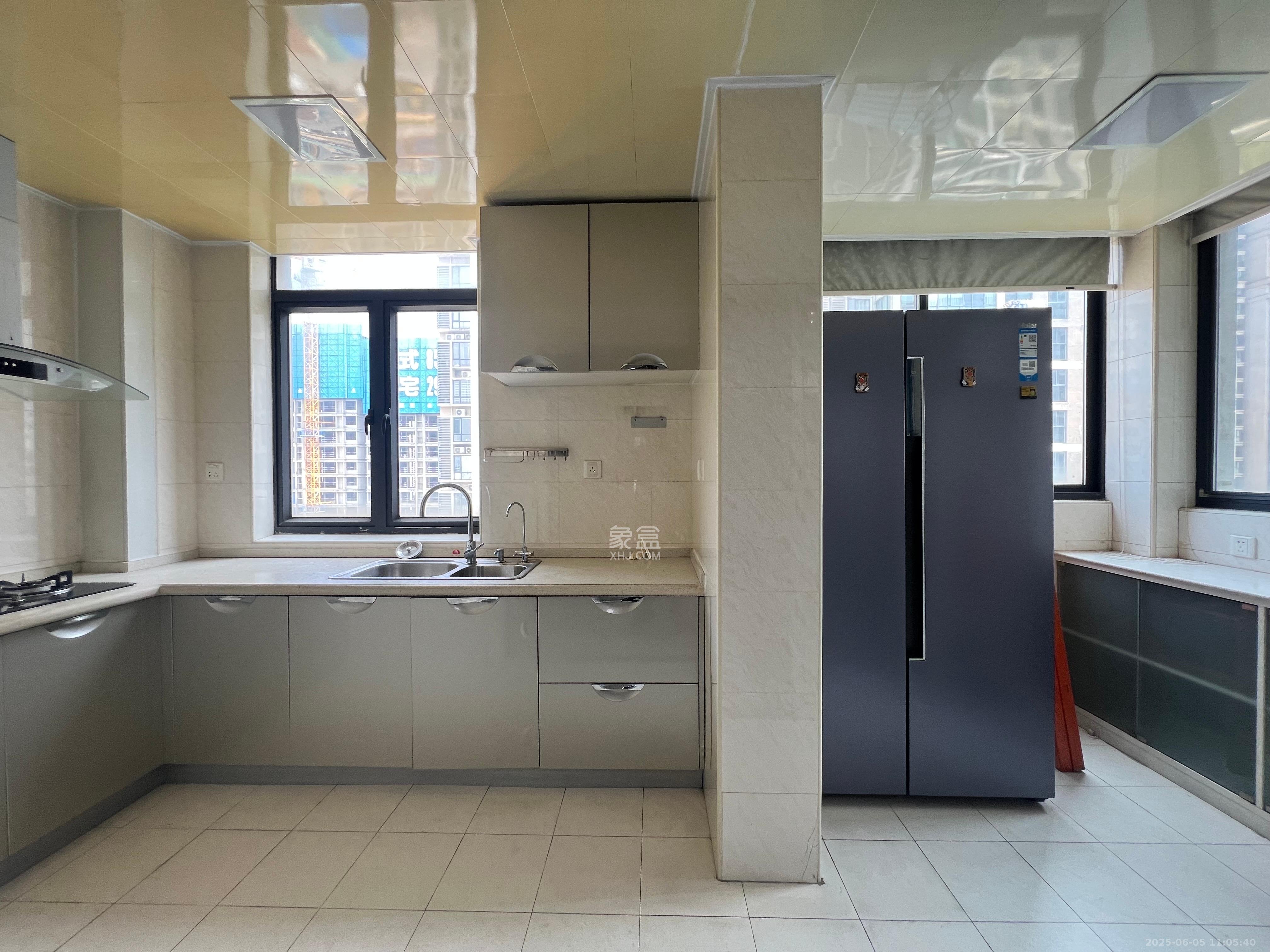 归心苑 3室2厅1卫 3500.0元/月 归心苑 3室2厅1卫 3500.0元/月室内图