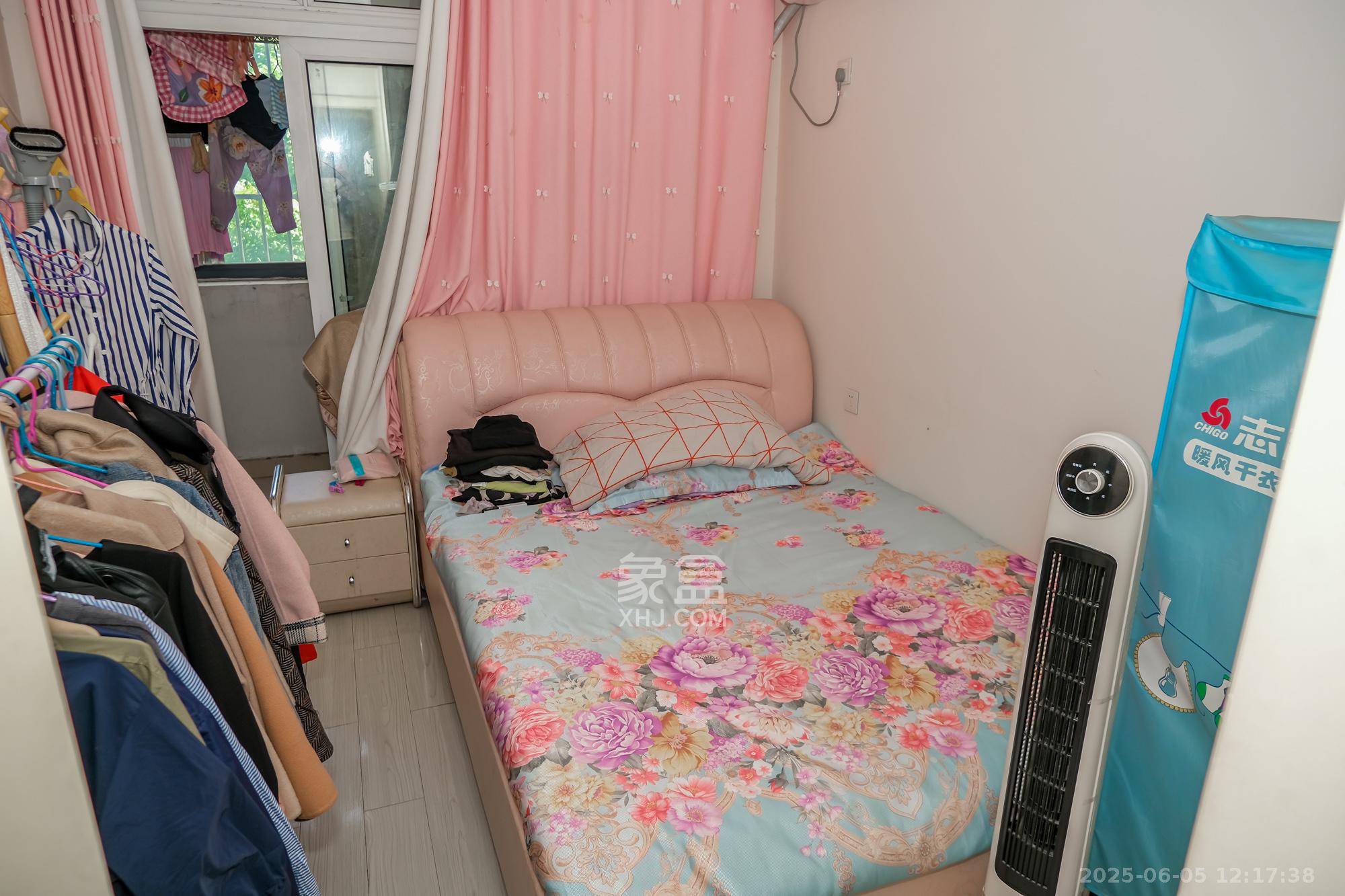 山水湾 3室2厅2卫 89.8万 山水湾 3室2厅2卫 89.8万卧室