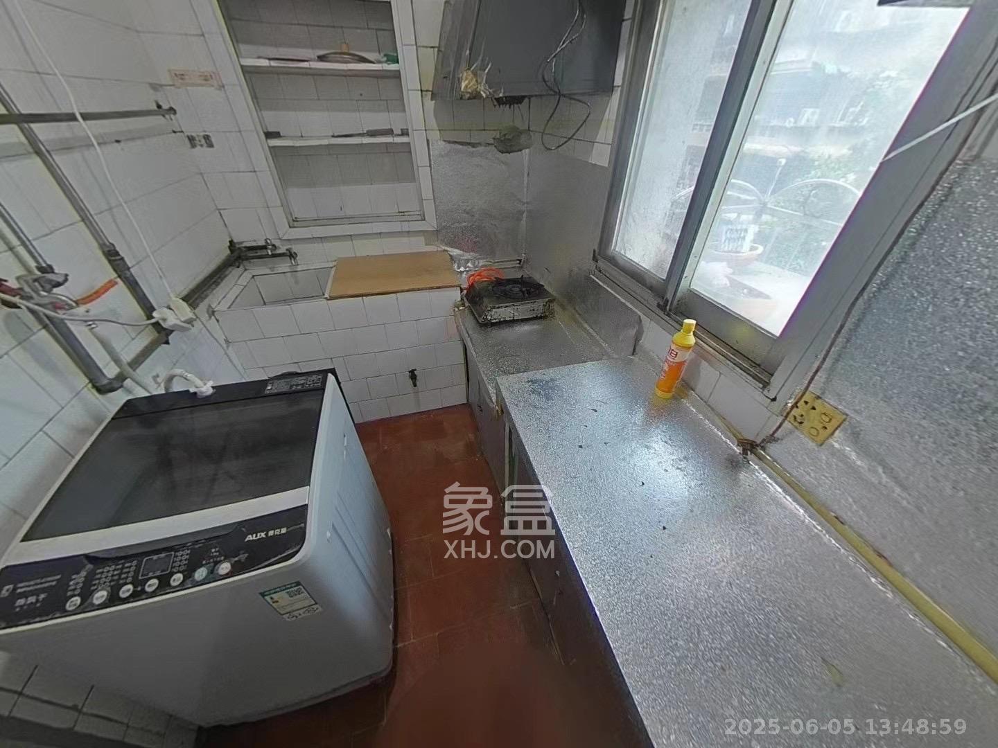 枫树塘小区  1室2厅1卫   1300.00元/月室内图