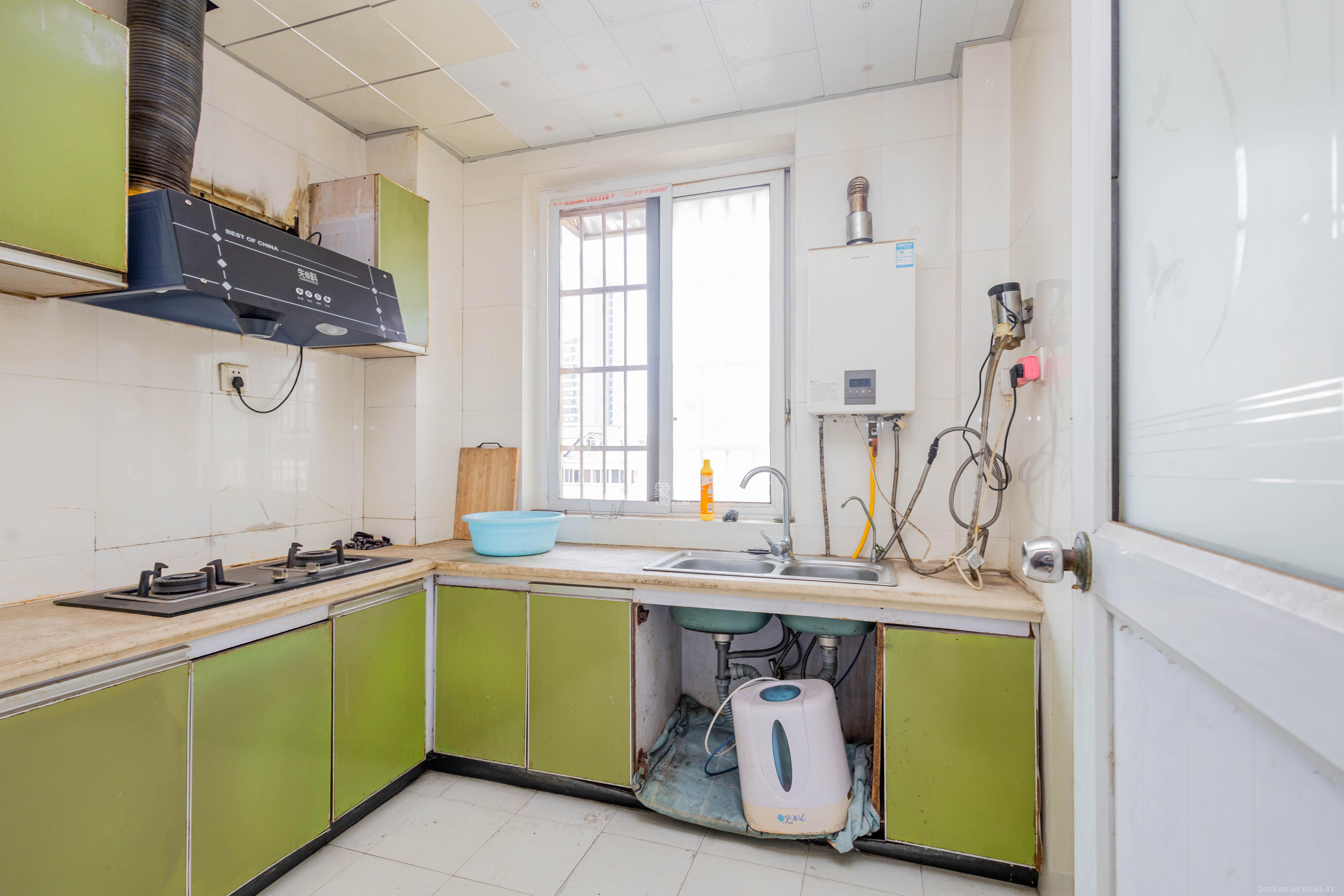 紫东苑(星沙)  3室2厅2卫    58.0万 紫东苑(星沙)  3室2厅2卫    58.0万厨房