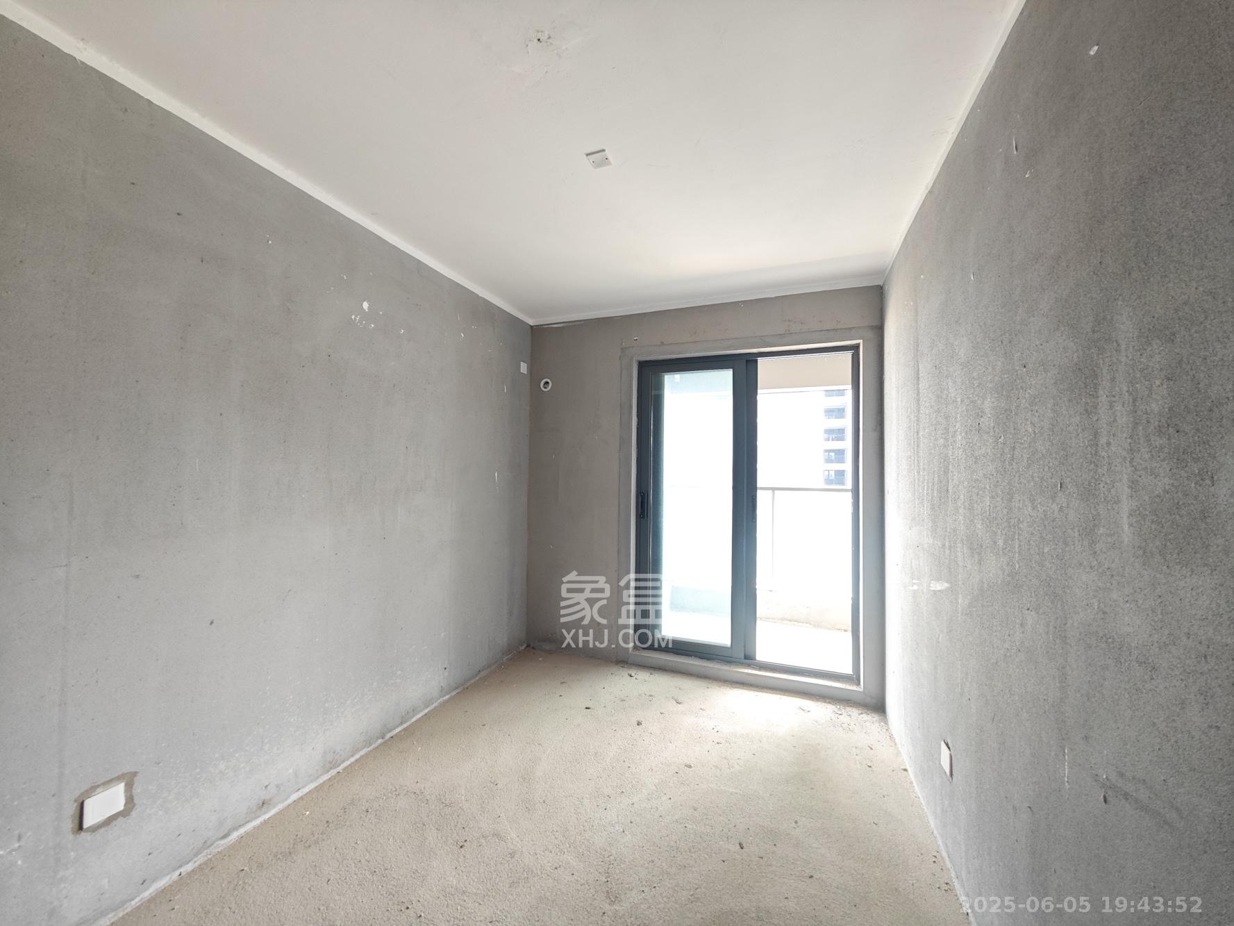 融创会展上东区  3室2厅1卫    65.0万 融创会展上东区  3室2厅1卫    65.0万卧室