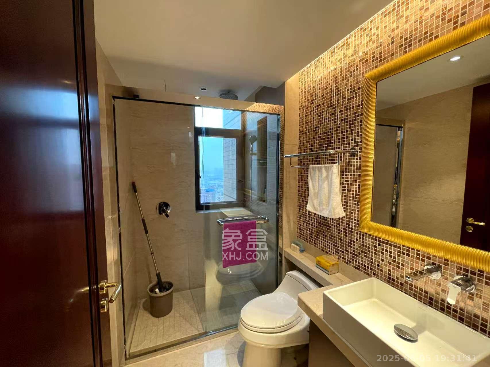 运达中央广场一、二期  3室2厅2卫    13000.0元/月室内图