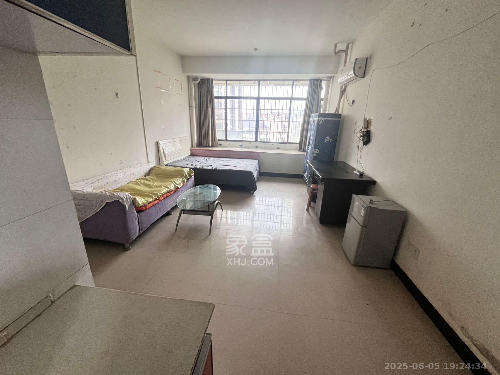 枫华府第 1室1厅1卫 1000.0元/月 枫华府第 1室1厅1卫 1000.0元/月室内图