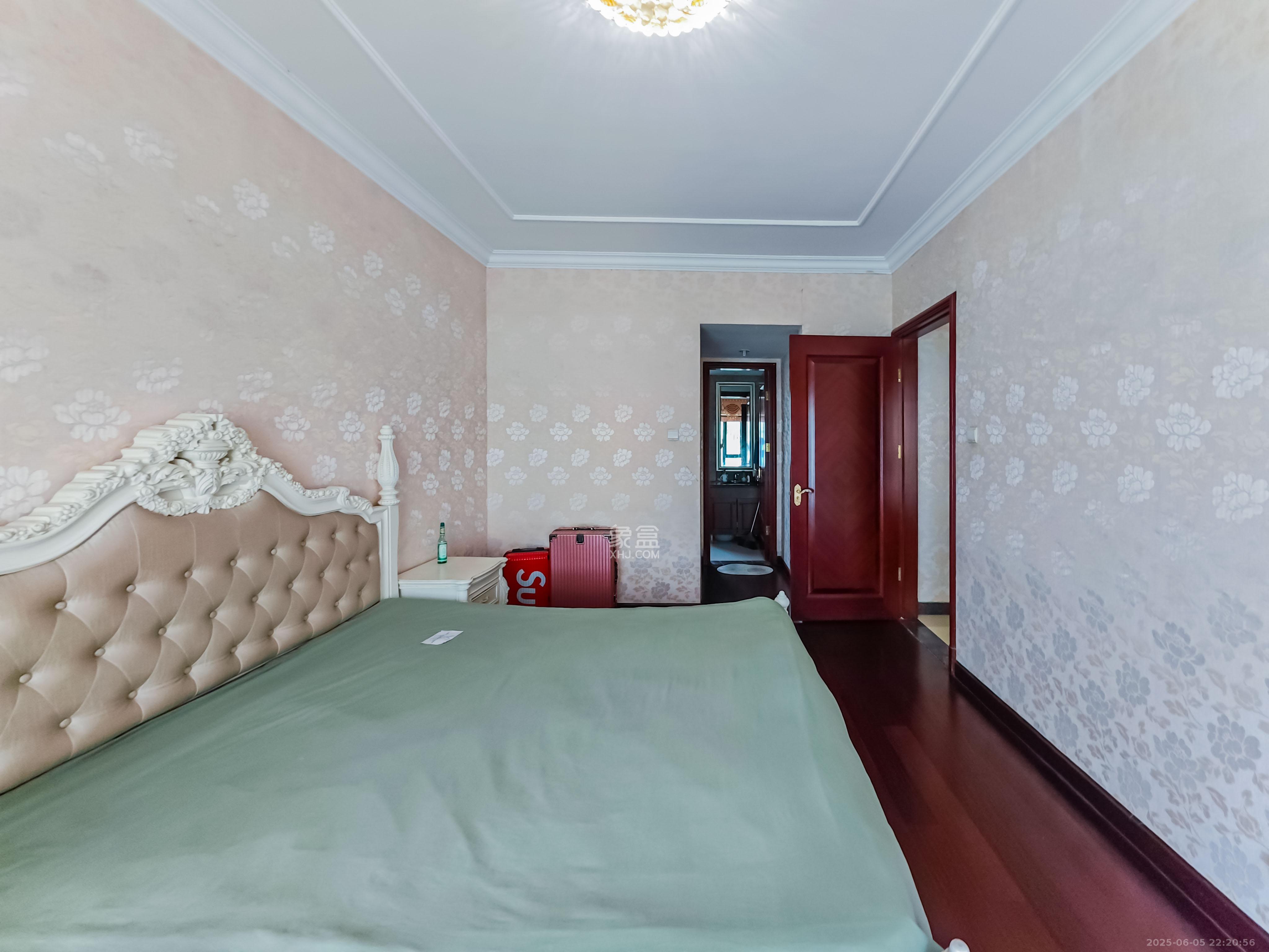 恒大绿洲  3室2厅2卫    116.0万 恒大绿洲  3室2厅2卫    116.0万卧室