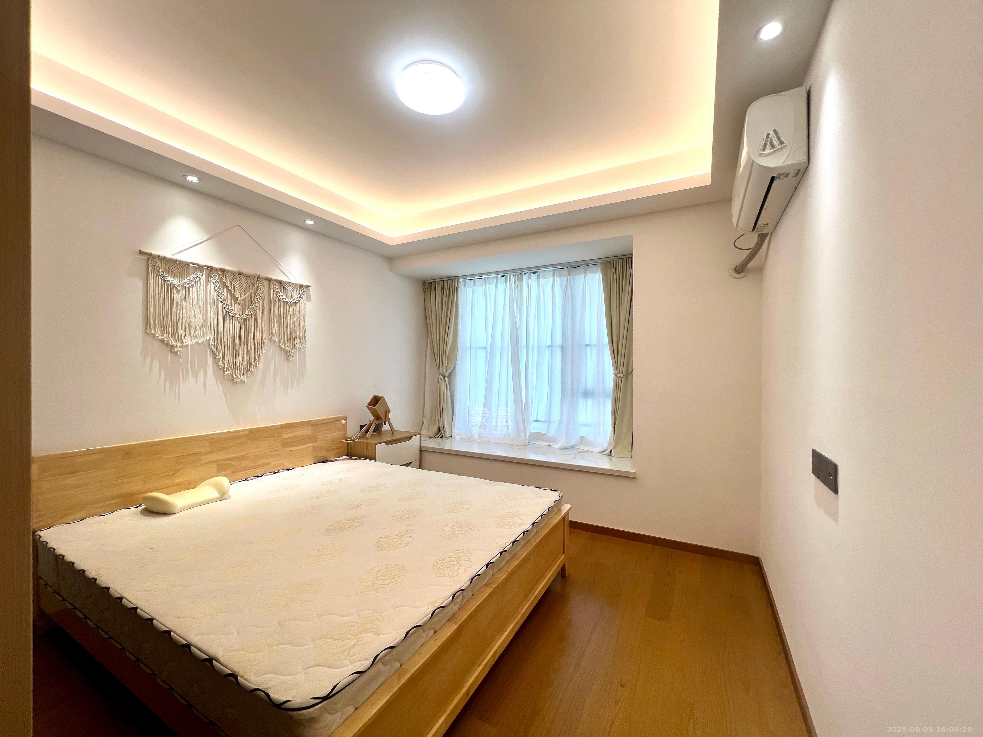旭辉雨花郡  3室2厅2卫   4500.00元/月室内图