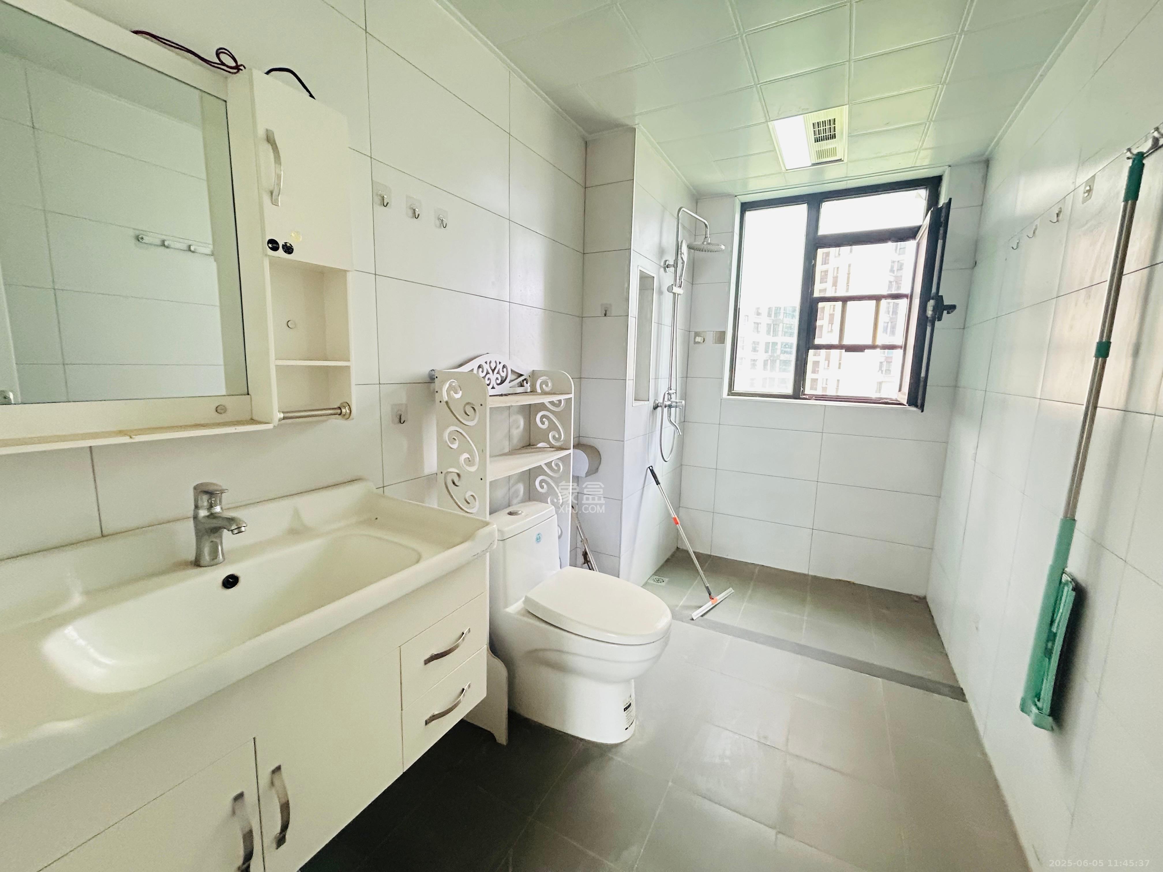 晟通牡丹舸 4室2厅2卫 3900.0元/月 晟通牡丹舸 4室2厅2卫 3900.0元/月室内图