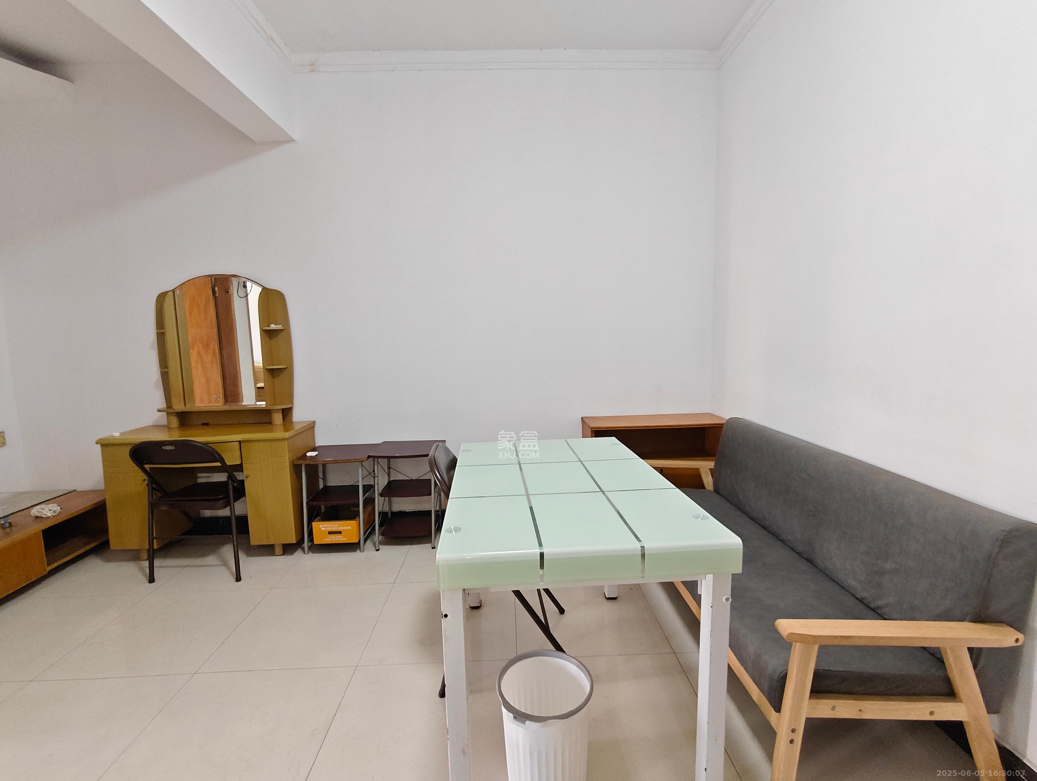 金帆江滨玫瑰园  2室1厅1卫    1550.0元/月 金帆江滨玫瑰园  2室1厅1卫    1550.0元/月