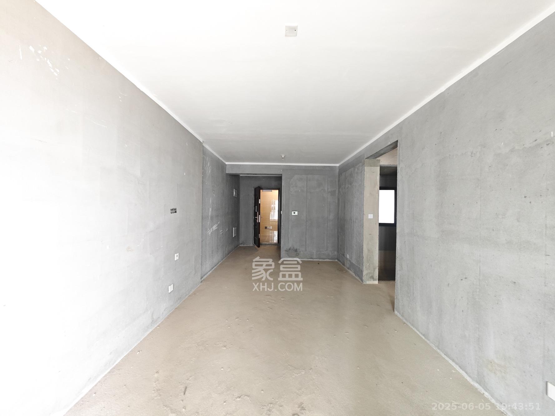 融创会展上东区  3室2厅1卫    65.0万 融创会展上东区  3室2厅1卫    65.0万客厅