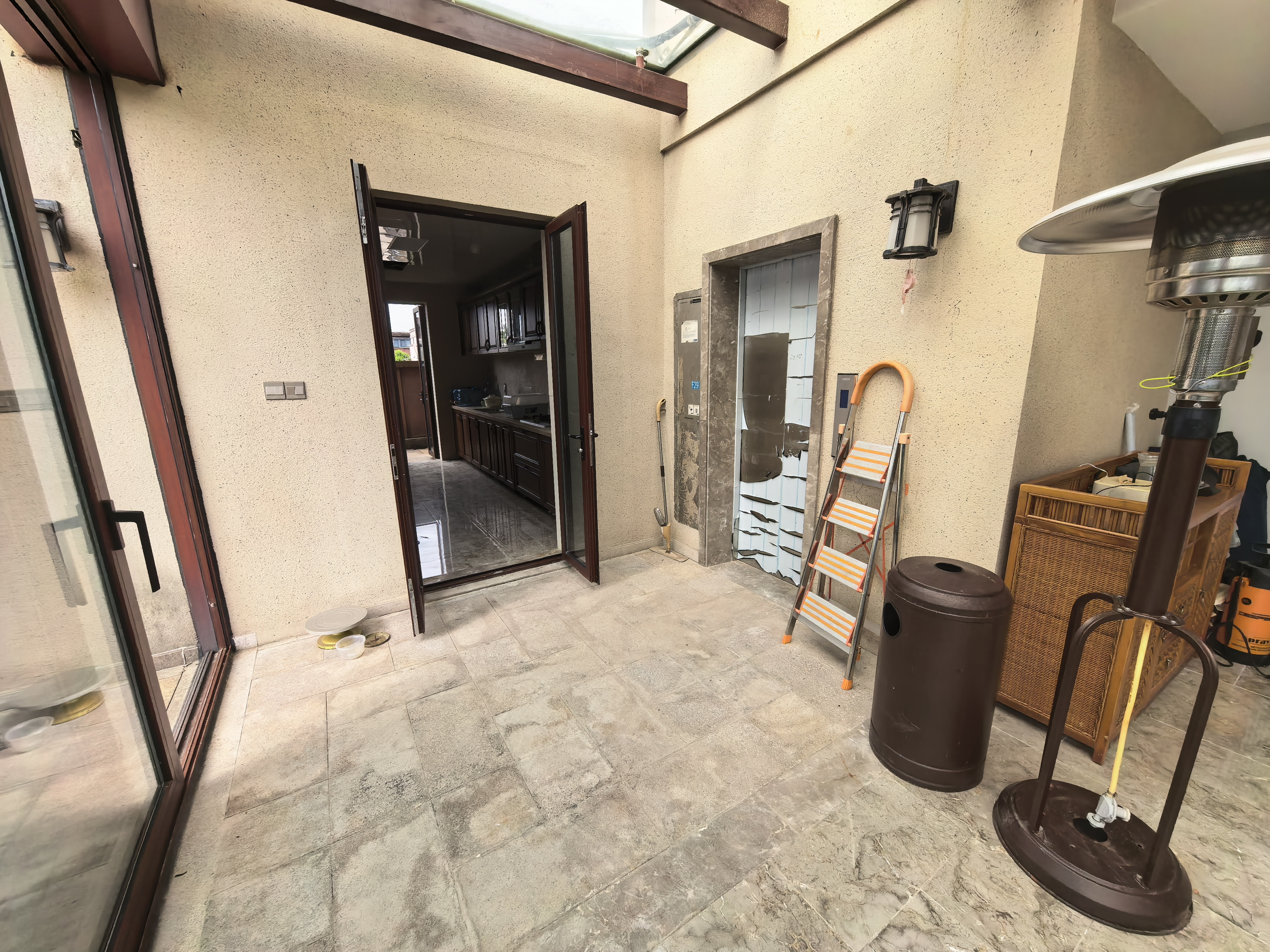 孔雀山沁源汇一期 3室2厅2卫 270.0万 孔雀山沁源汇一期 3室2厅2卫 270.0万客厅