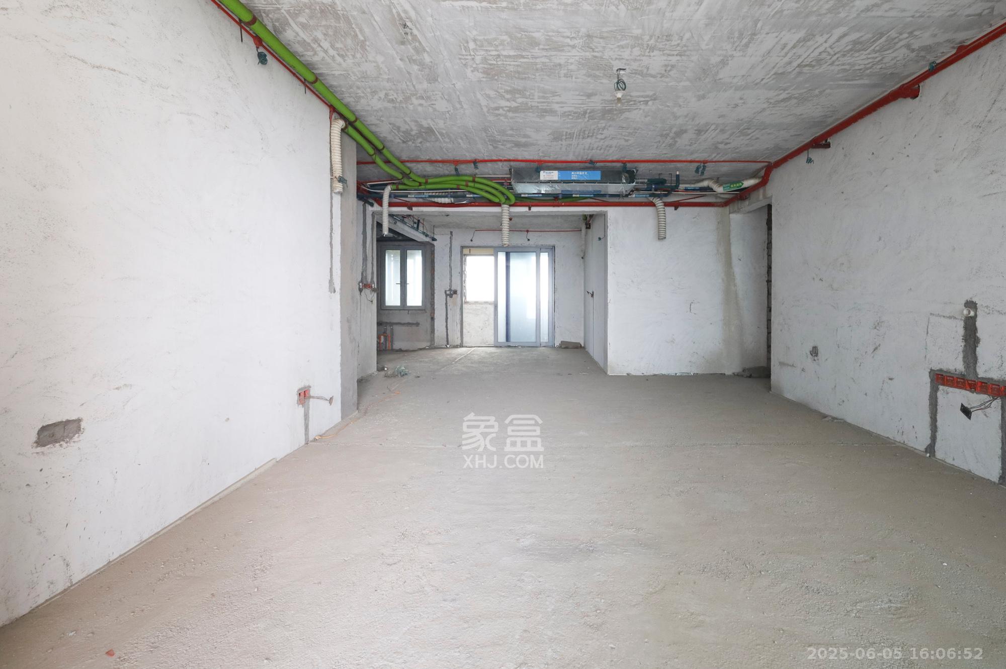 湘江壹号一二三期(创远湘江壹号) 4室2厅2卫 260.0万 湘江壹号一二三期(创远湘江壹号) 4室2厅2卫 260.0万客厅