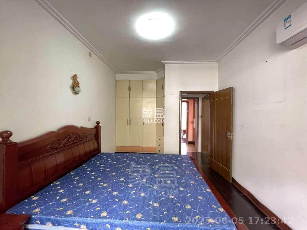 天泰小区 3室2厅2卫 1600.0元/月 天泰小区 3室2厅2卫 1600.0元/月室内图