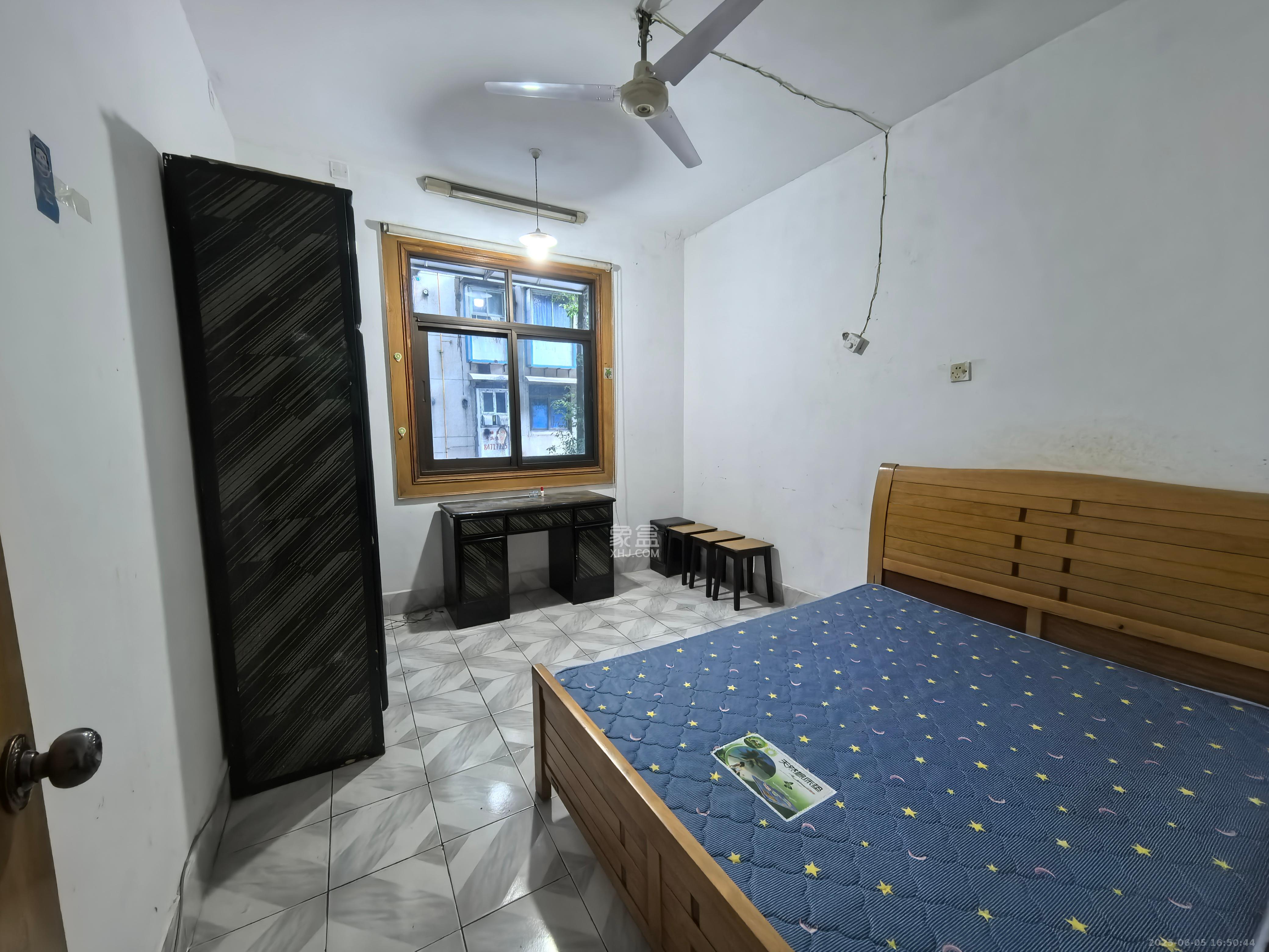 长重机械厂宿舍 2室2厅1卫 1300.0元/月 长重机械厂宿舍 2室2厅1卫 1300.0元/月室内图