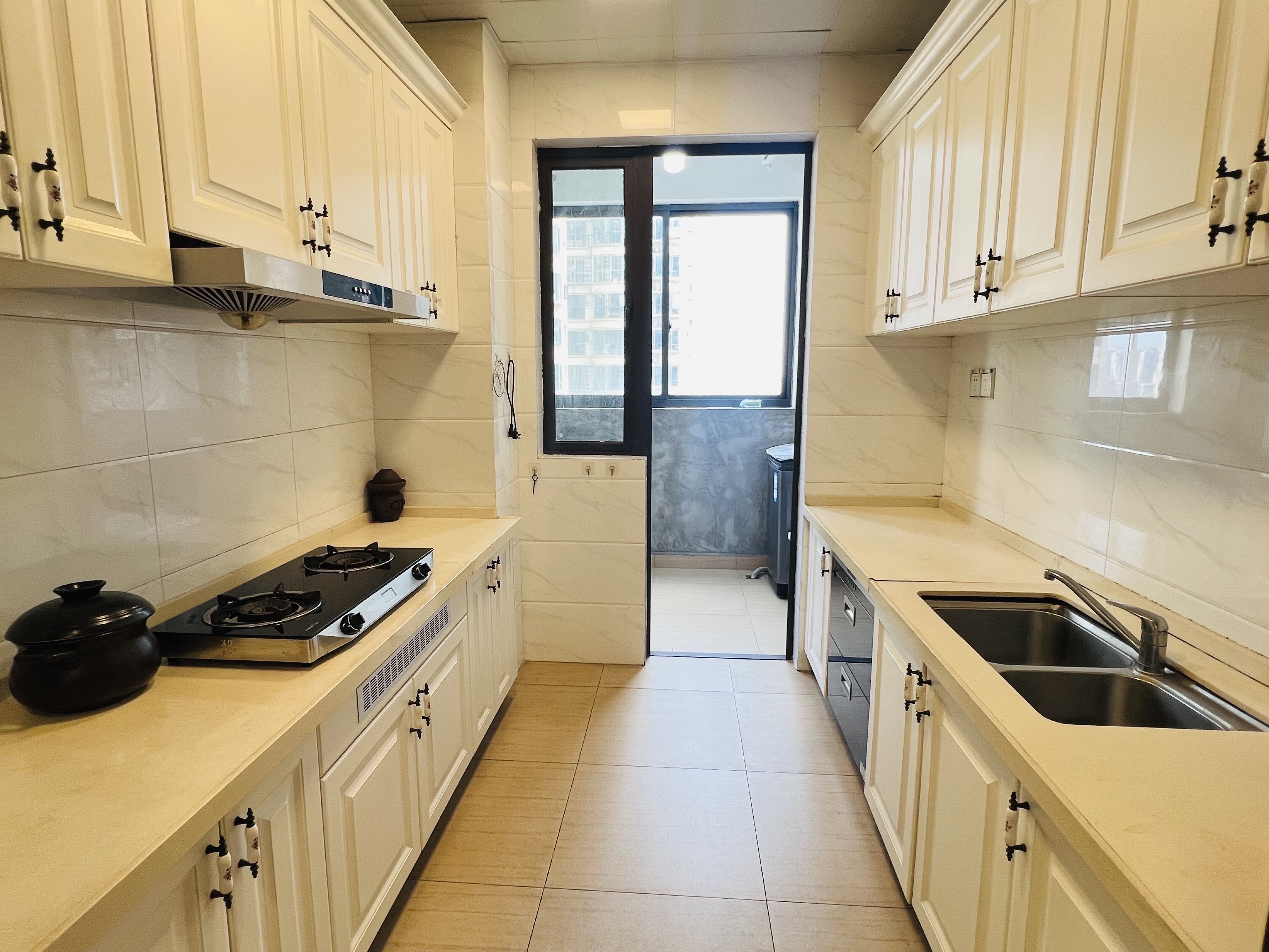 碧桂园 5室2厅3卫 4500.0元/月 碧桂园 5室2厅3卫 4500.0元/月室内图