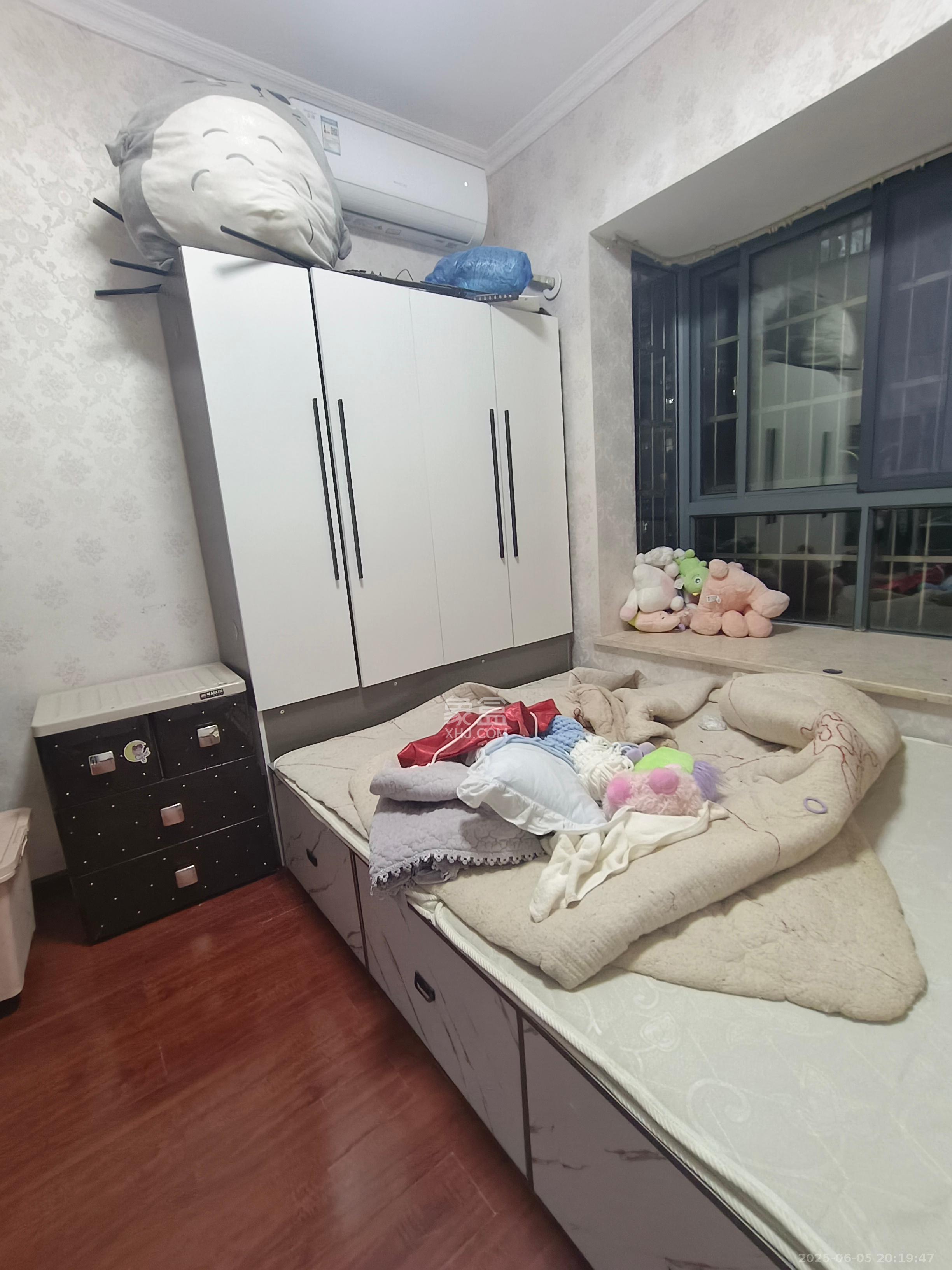 天赐良园  3室2厅1卫   2600.00元/月室内图