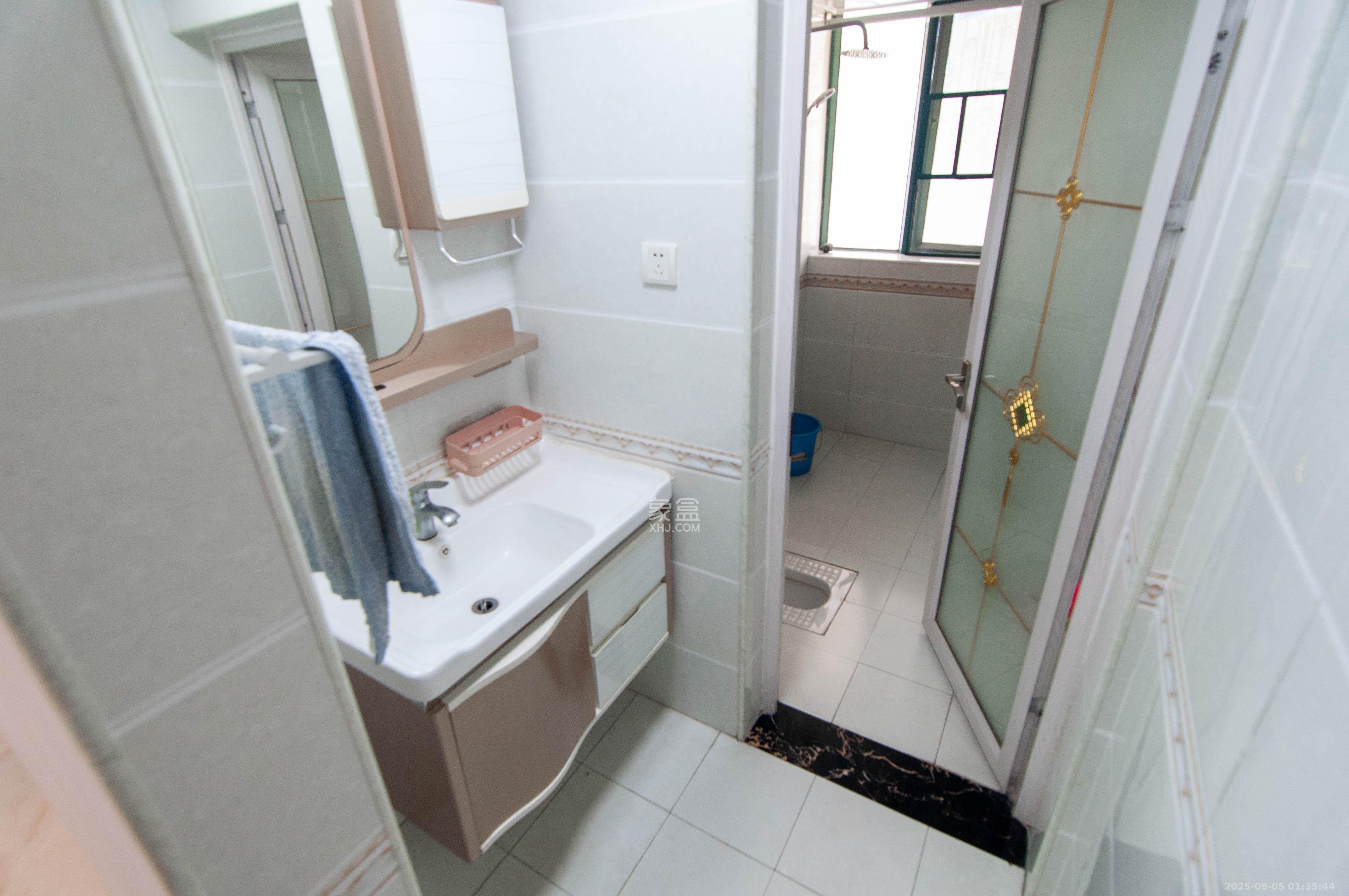 望兴景园一期  3室2厅2卫    130.0万 望兴景园一期  3室2厅2卫    130.0万卫生间