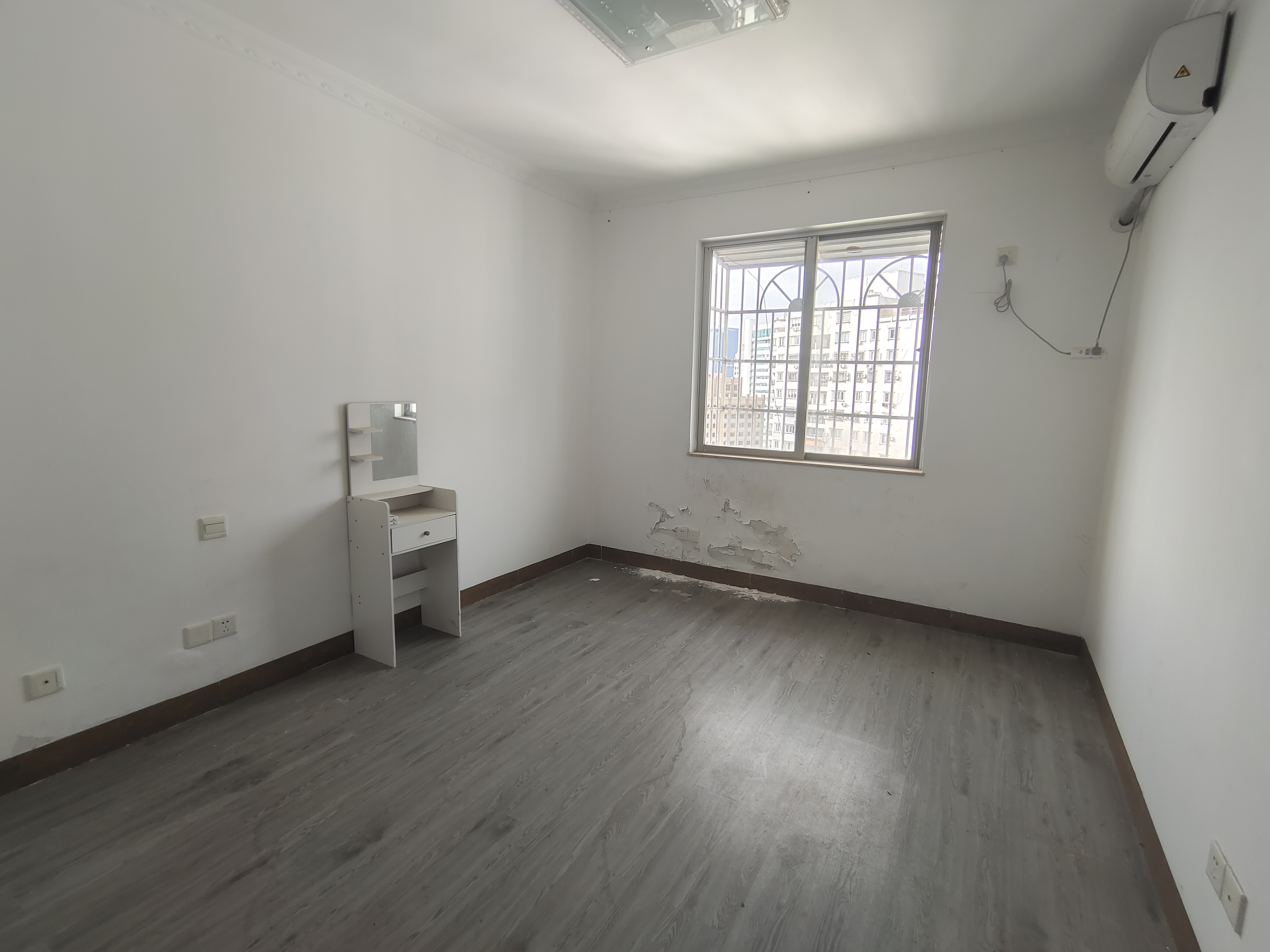 富豪大厦(富豪花园) 3室2厅2卫 2300.0元/月 富豪大厦(富豪花园) 3室2厅2卫 2300.0元/月室内图