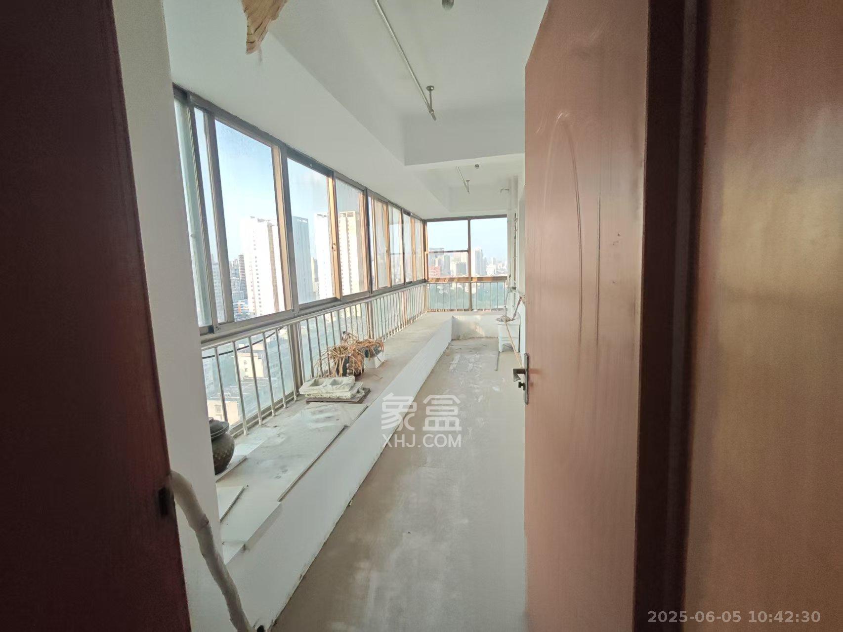 润沁园(润沁公馆) 4室2厅2卫 3000.0元/月 润沁园(润沁公馆) 4室2厅2卫 3000.0元/月室内图