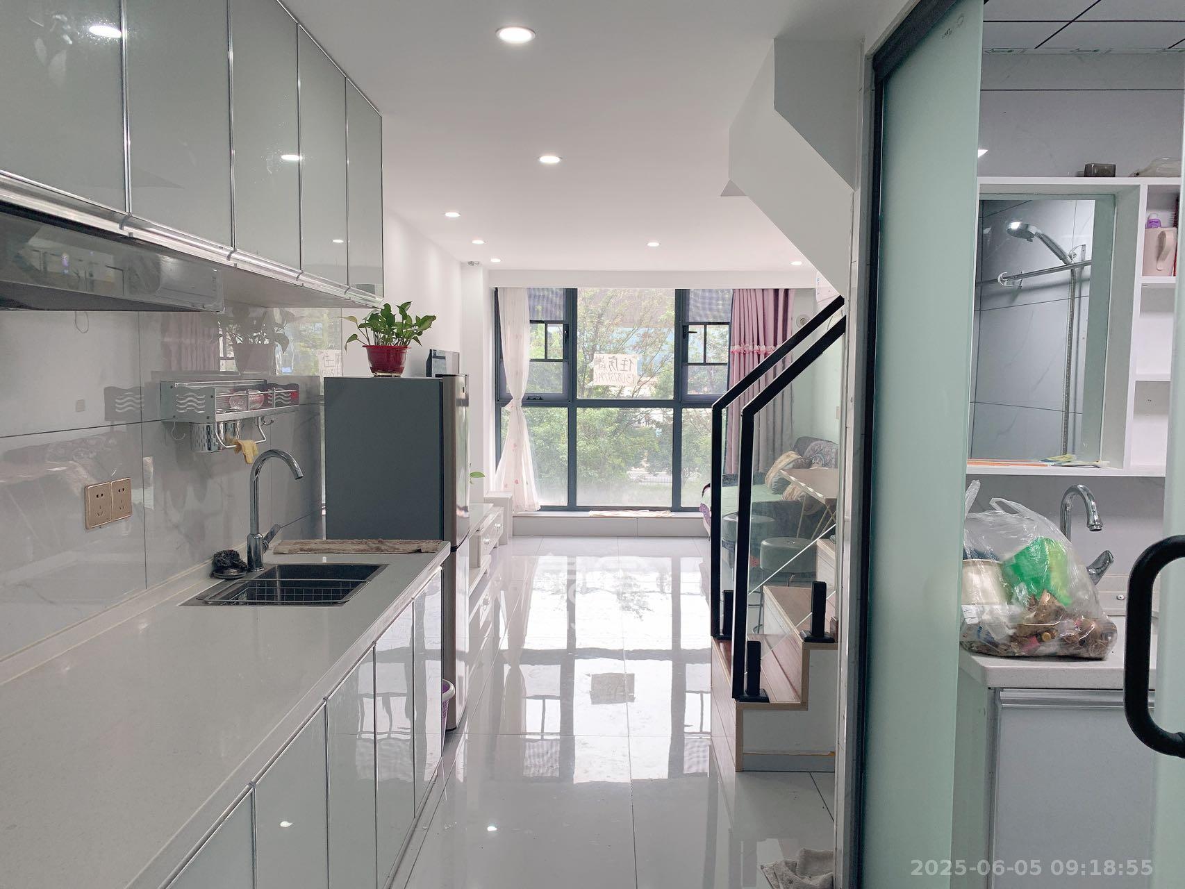 新长海D1站 1室1厅1卫 1500.0元/月 新长海D1站 1室1厅1卫 1500.0元/月室内图