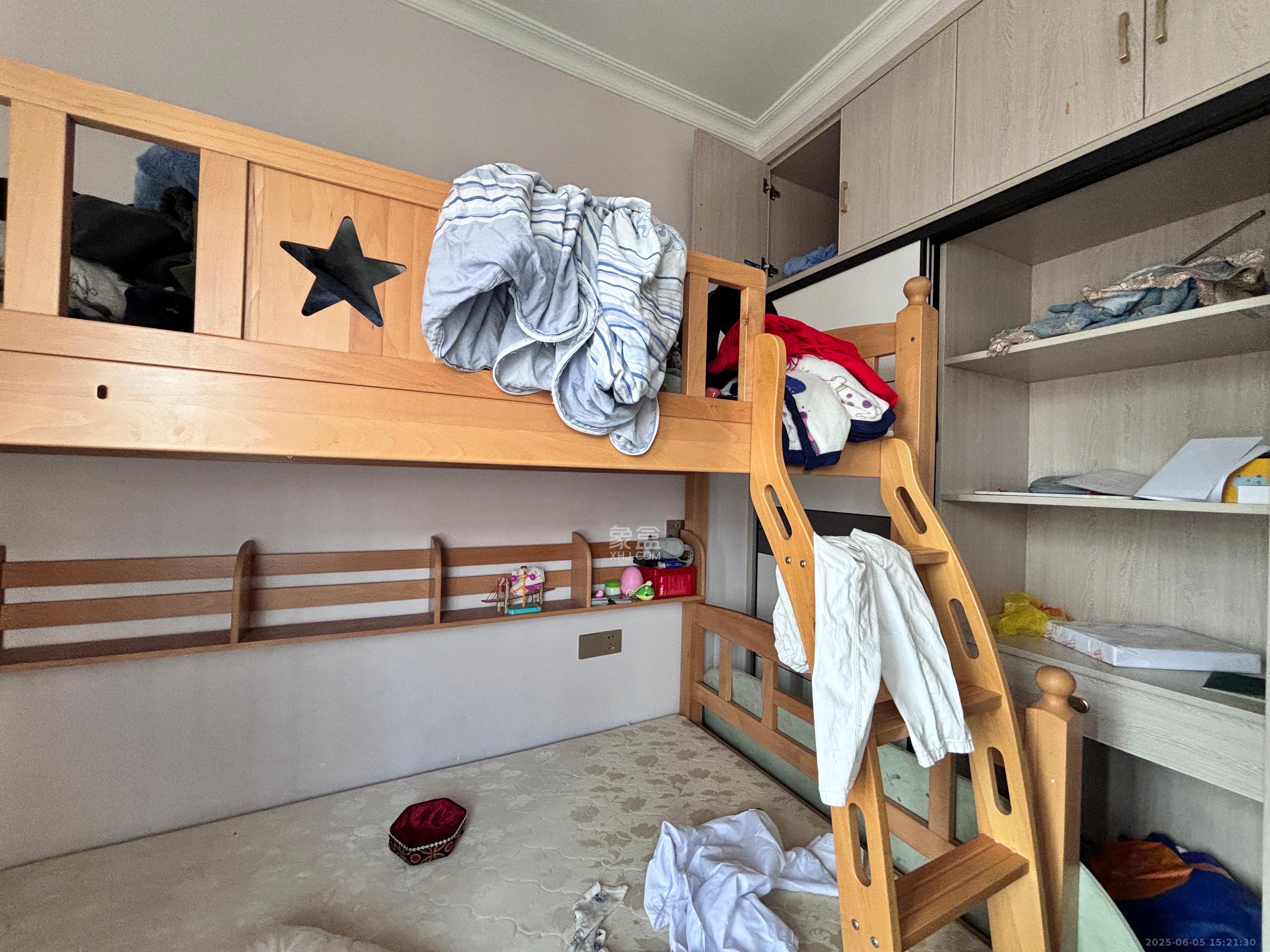 创元时代(成兴景苑) 3室2厅1卫 2100.0元/月 创元时代(成兴景苑) 3室2厅1卫 2100.0元/月室内图