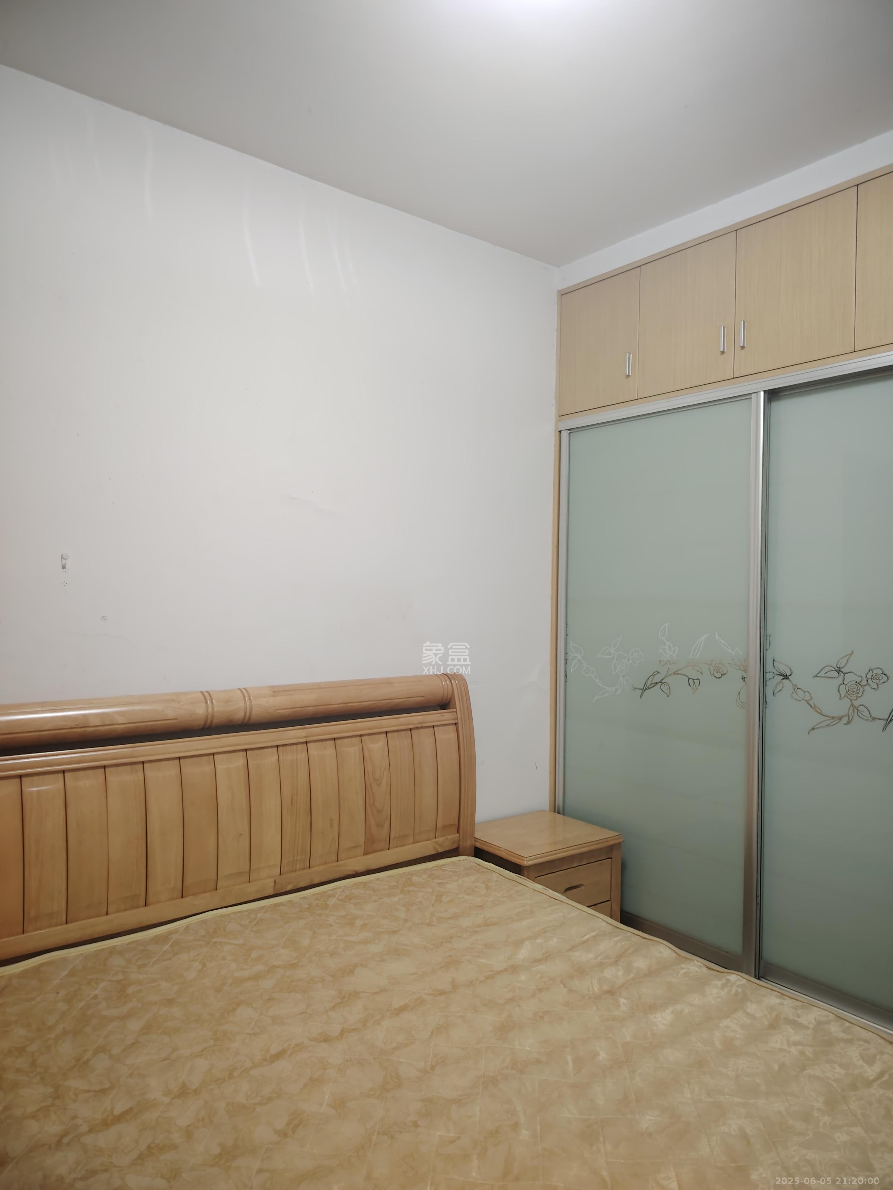兰亭优壳（隽峰苑）  1室2厅1卫   2100.00元/月室内图